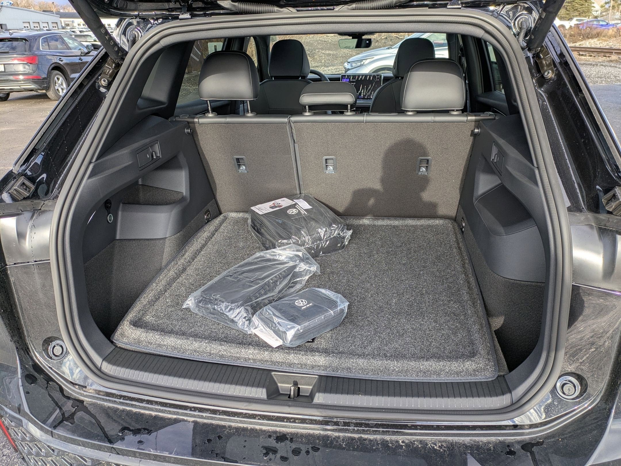 2026 Volkswagen Tiguan 2.0T SE R-Line Black