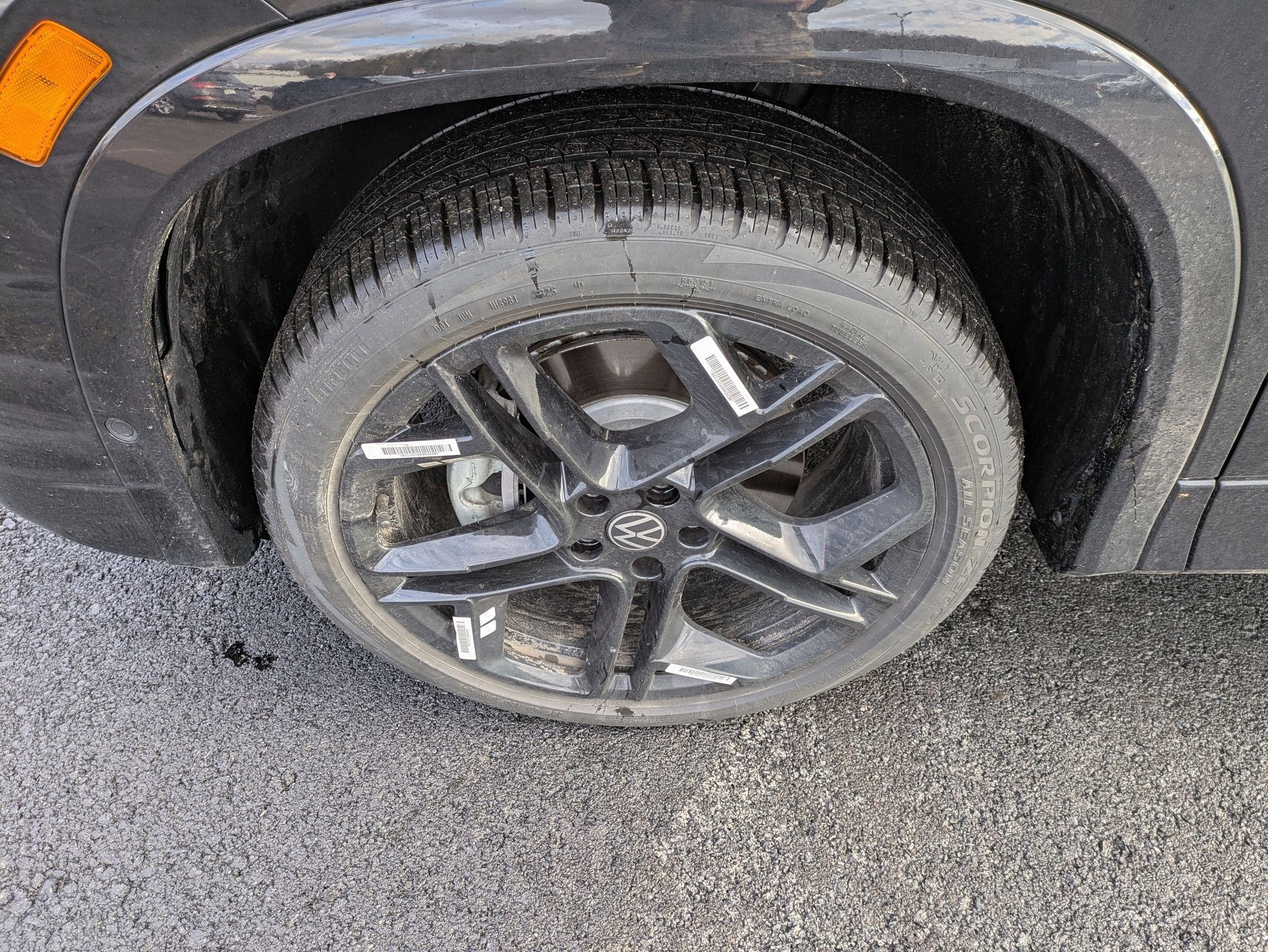 2026 Volkswagen Tiguan 2.0T SE R-Line Black