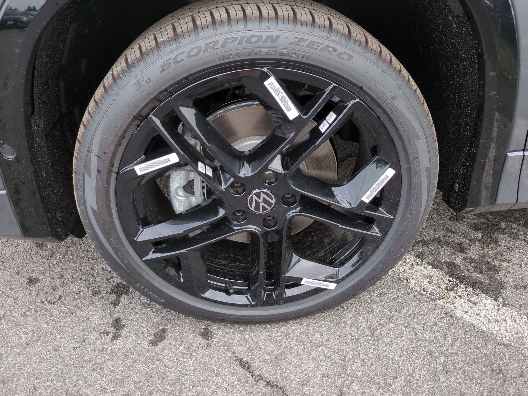 2026 Volkswagen Tiguan 2.0T SE R-Line Black