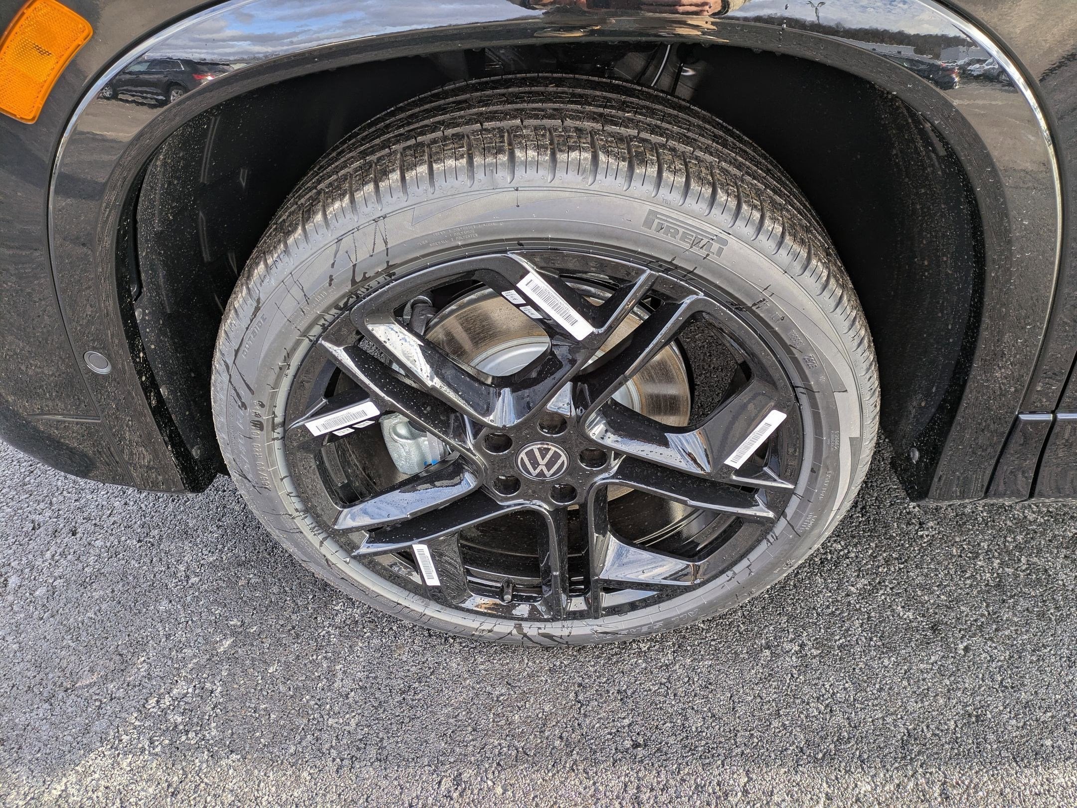 2026 Volkswagen Tiguan 2.0T SE R-Line Black