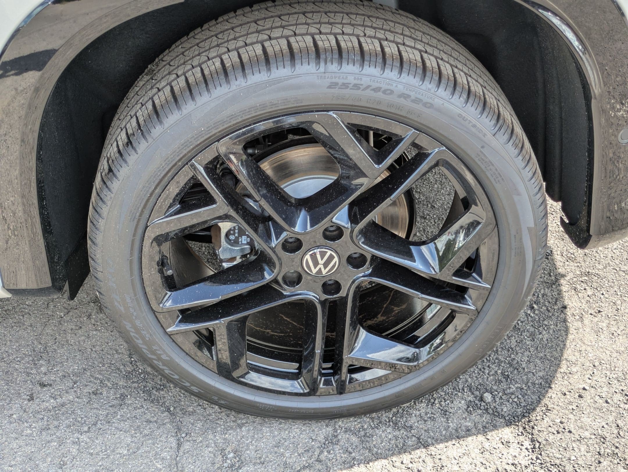 2026 Volkswagen Tiguan 2.0T SE R-Line Black