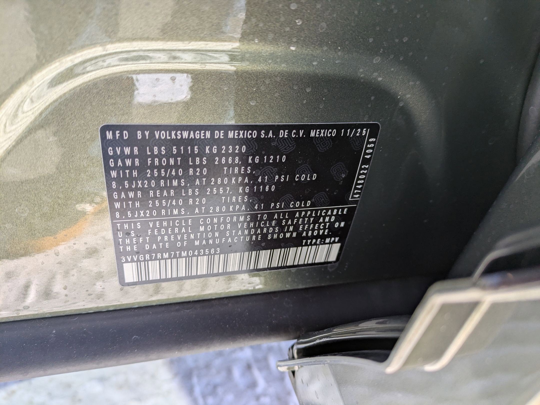 2026 Volkswagen Tiguan 2.0T SE R-Line Black