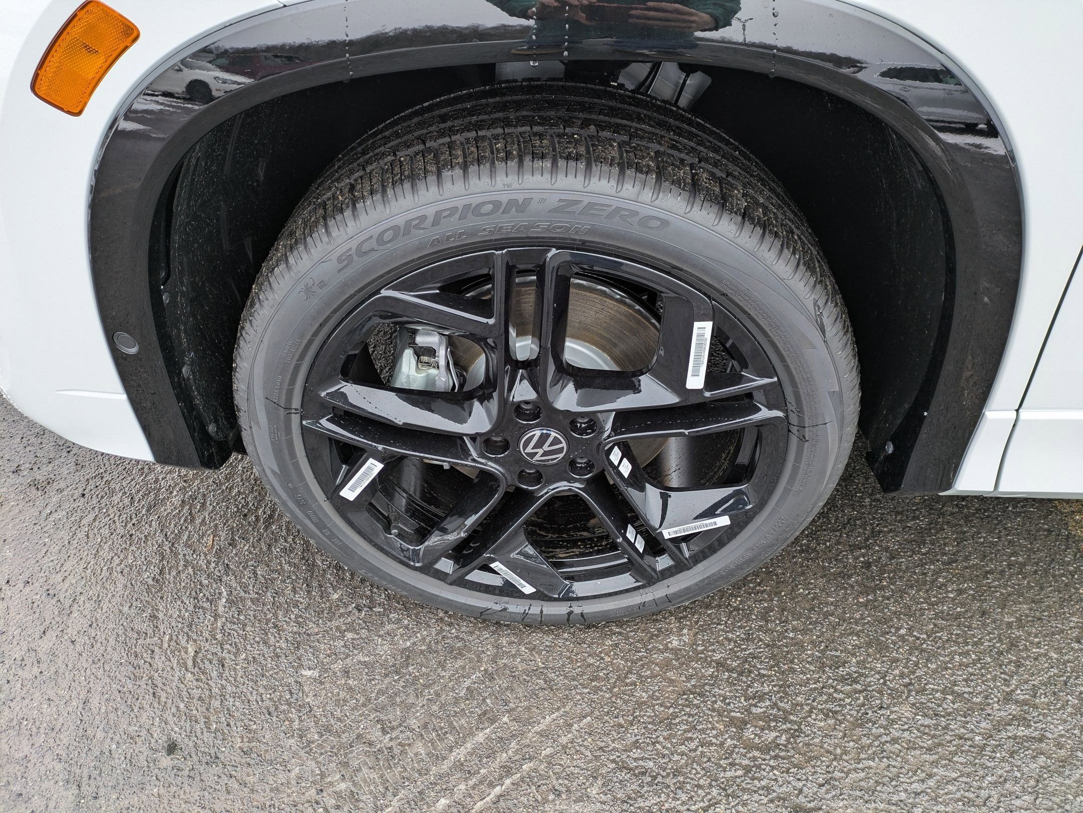 2026 Volkswagen Tiguan 2.0T SE R-Line Black