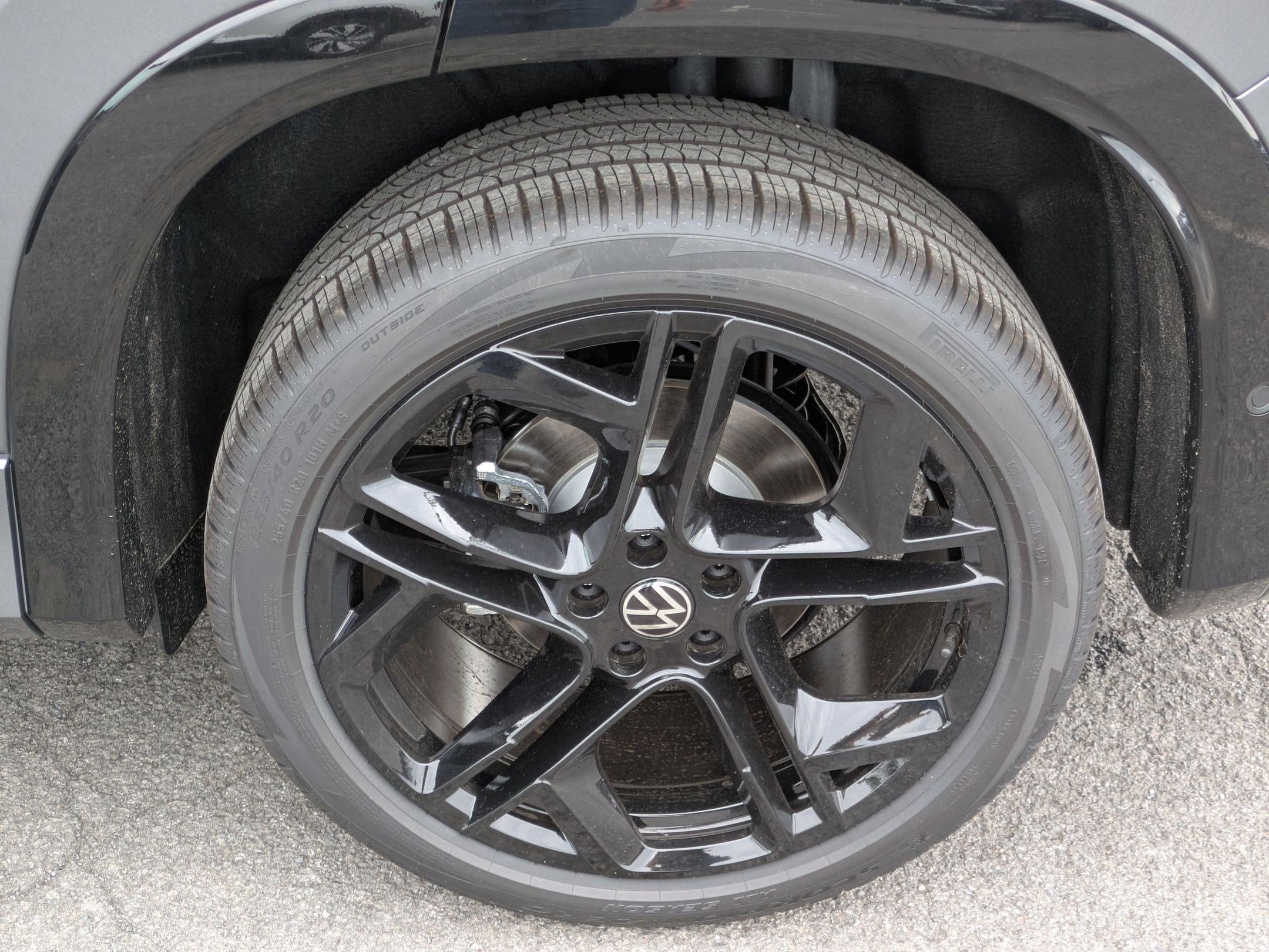 2026 Volkswagen Tiguan 2.0T SE R-Line Black