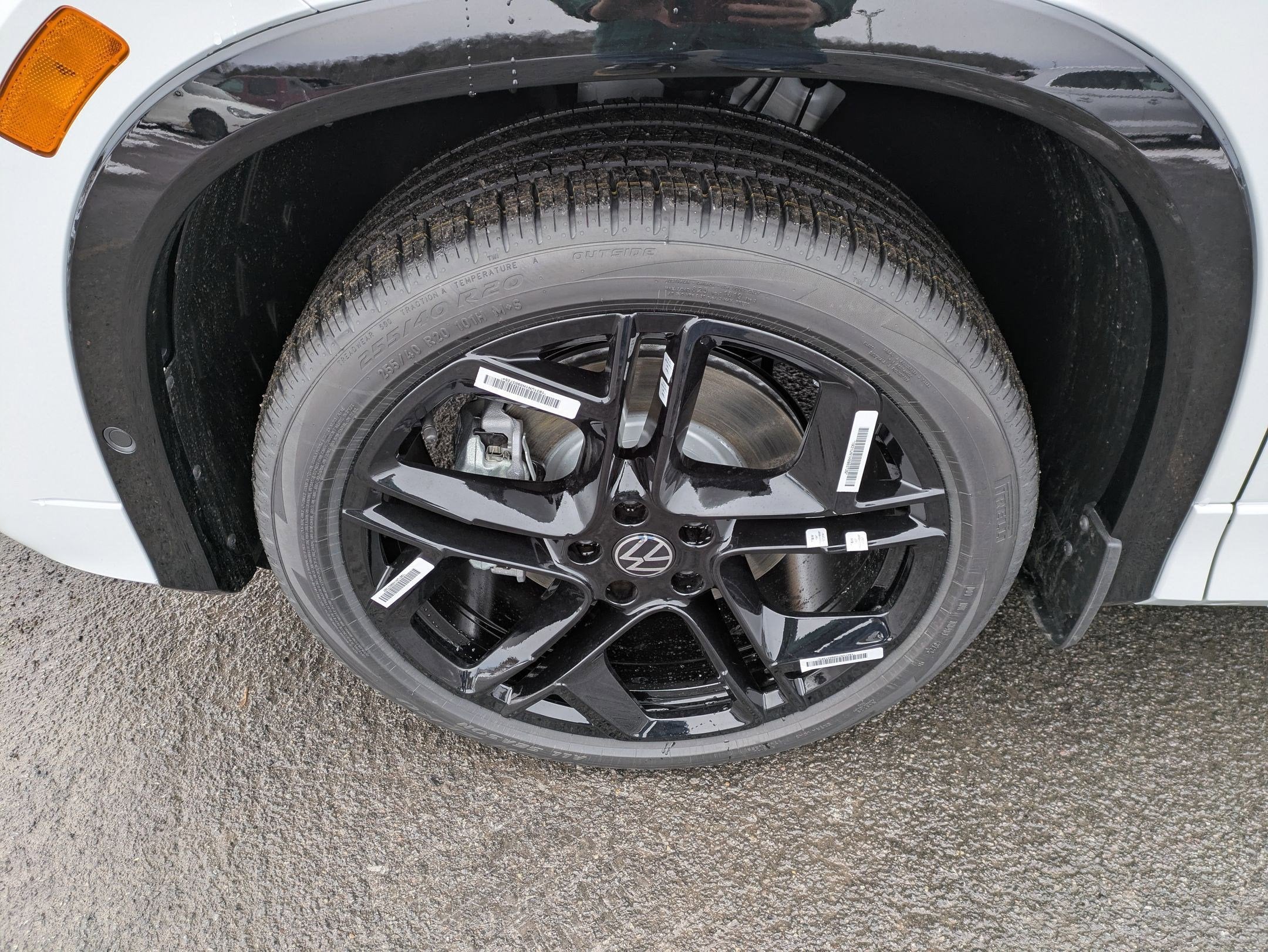 2026 Volkswagen Tiguan 2.0T SE R-Line Black