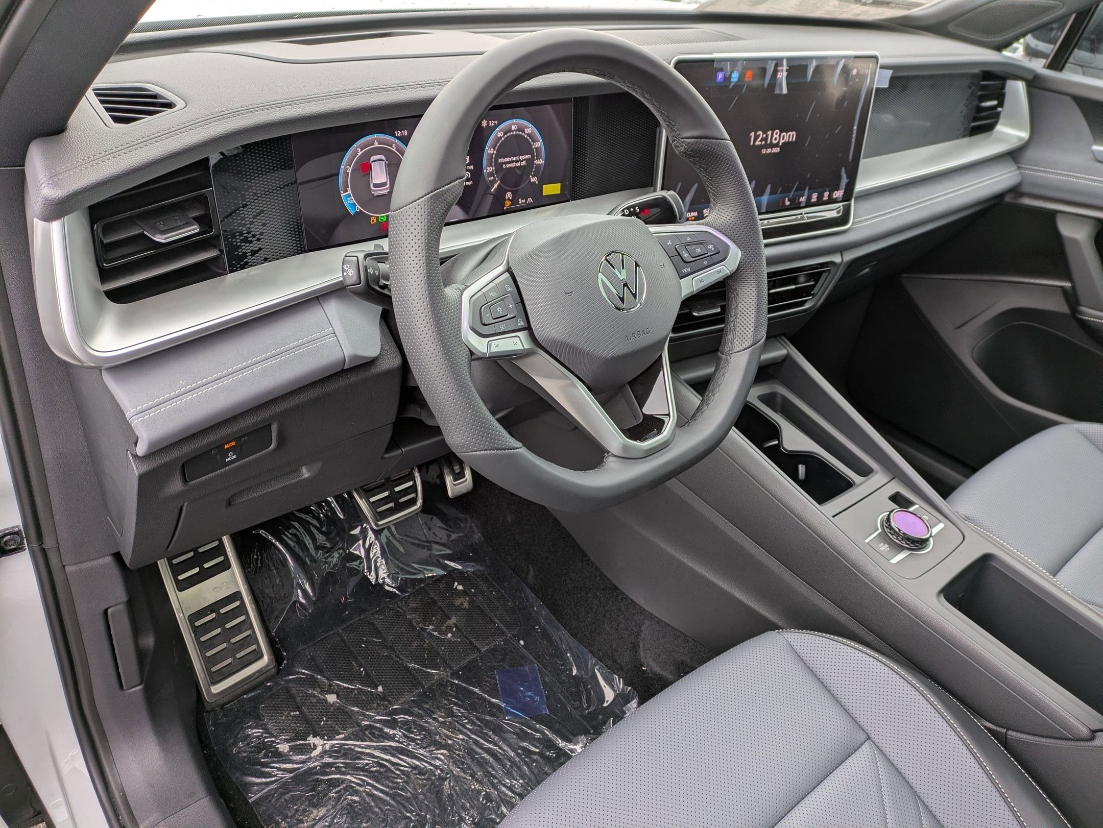 2026 Volkswagen Tiguan 2.0T SE R-Line Black