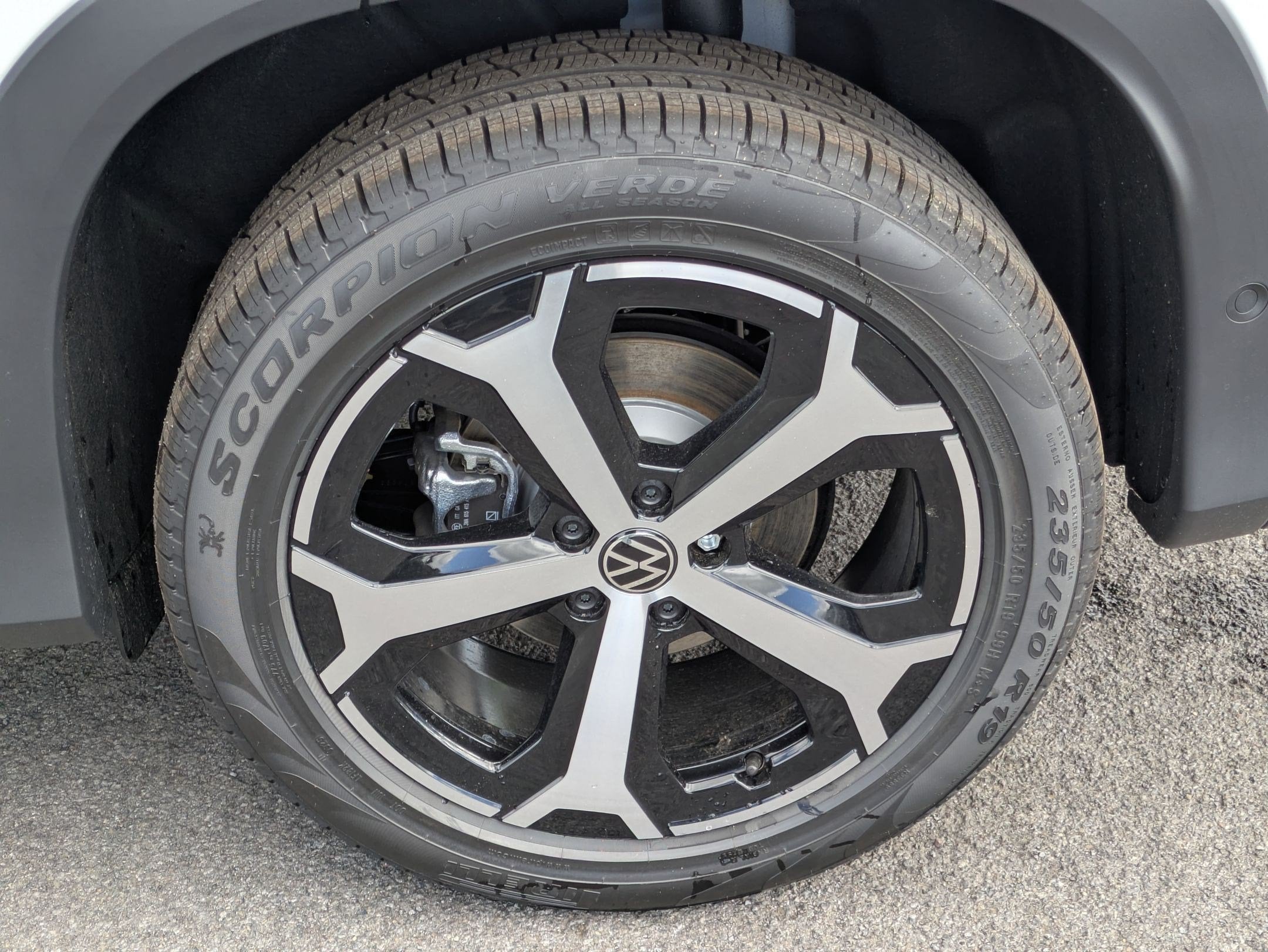 2026 Volkswagen Tiguan 2.0T SE