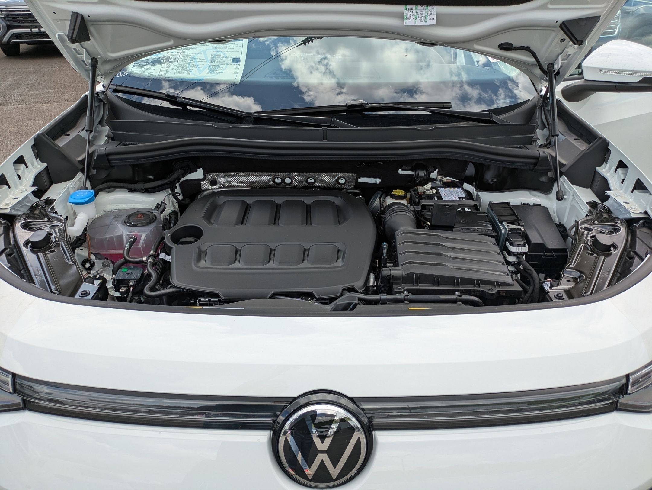 2026 Volkswagen Tiguan 2.0T SE