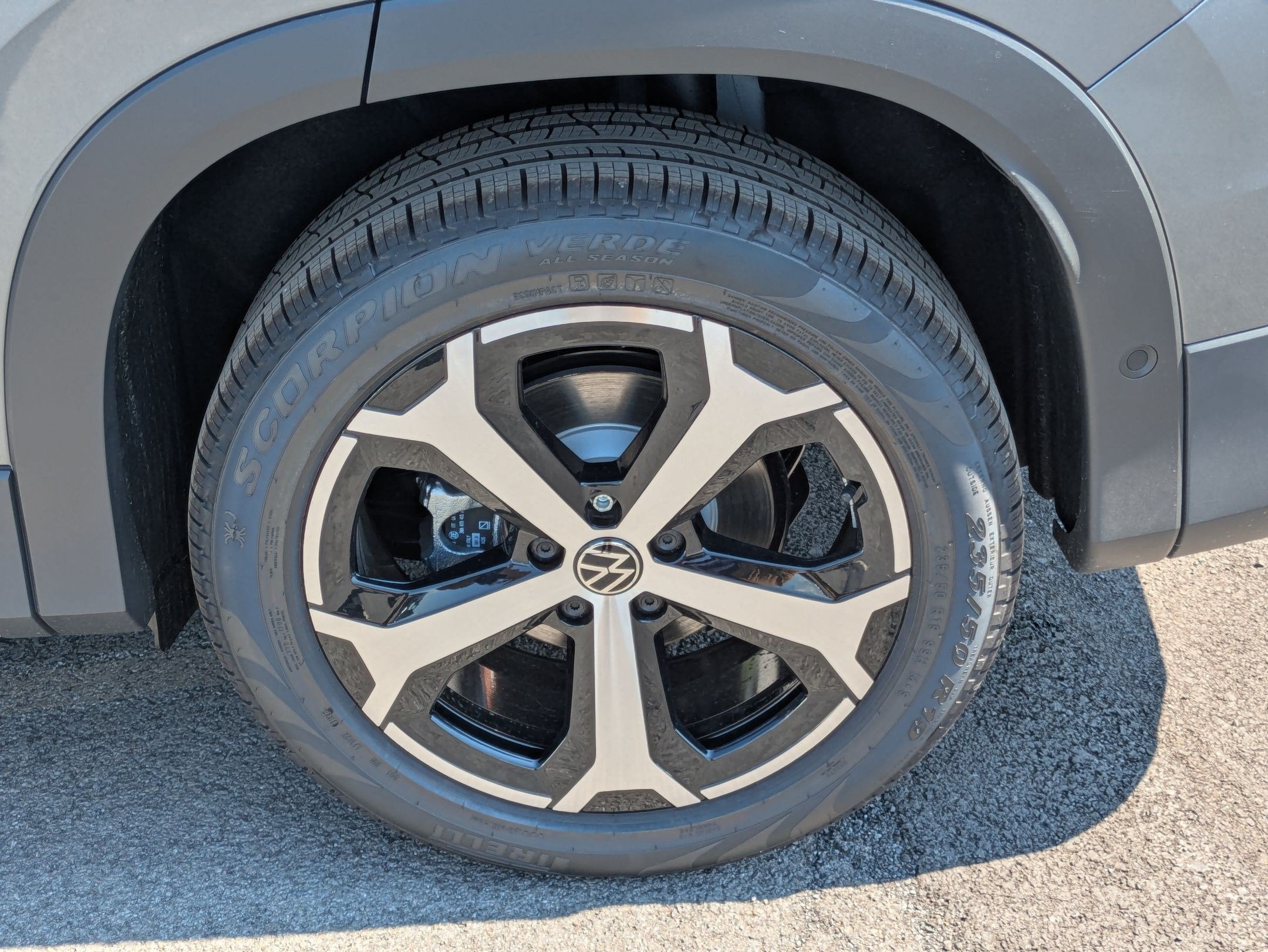 2026 Volkswagen Tiguan 2.0T SE