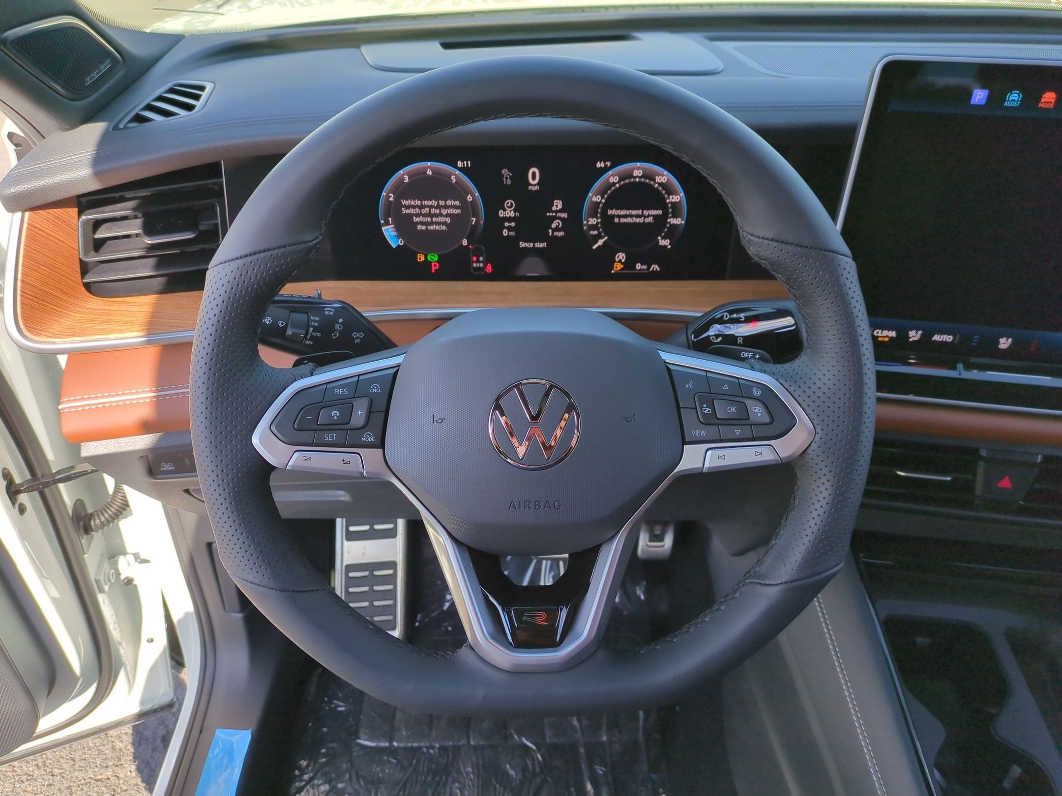 2026 Volkswagen Tiguan 2.0T SEL R-Line