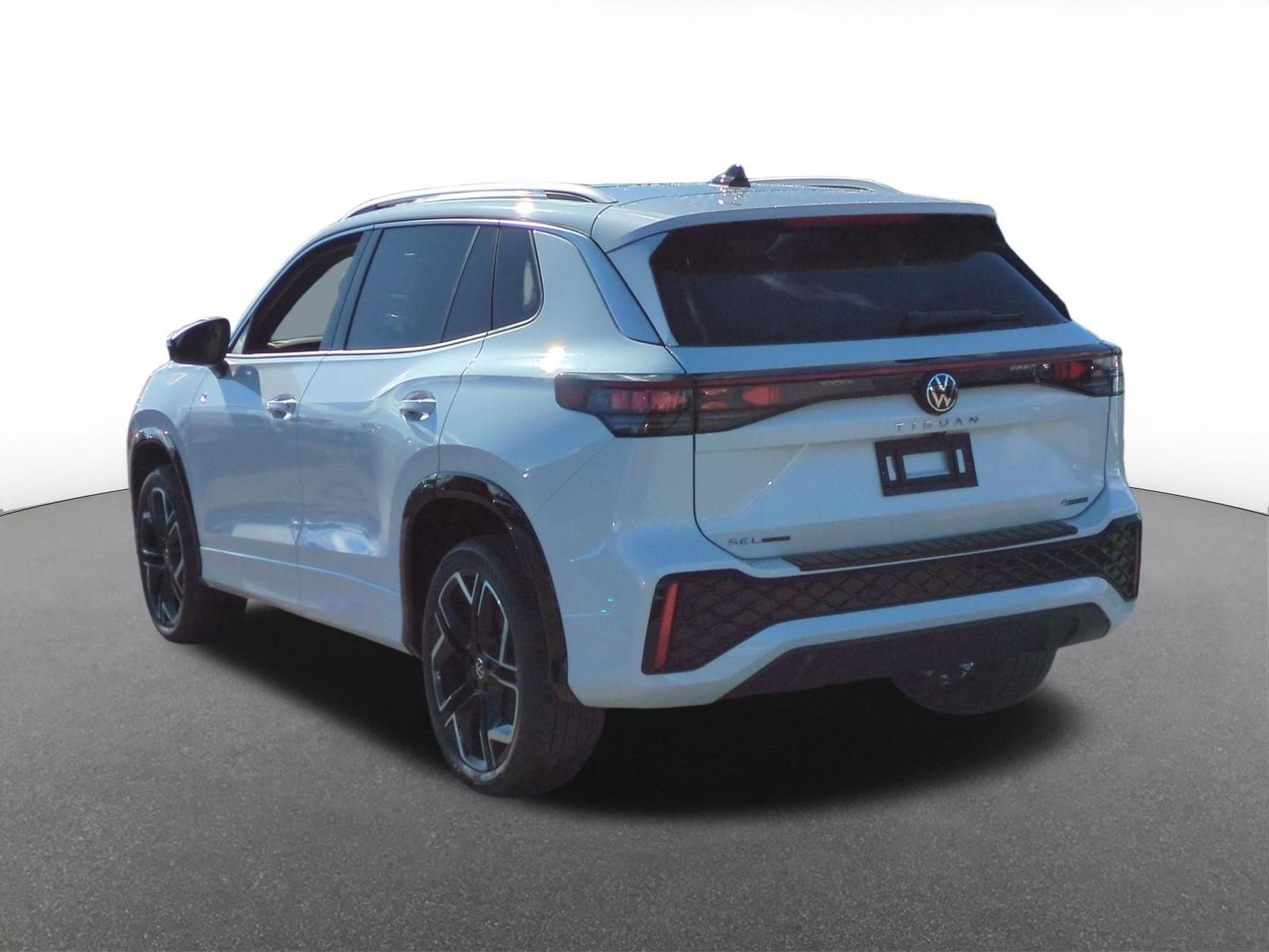 2026 Volkswagen Tiguan 2.0T SEL R-Line