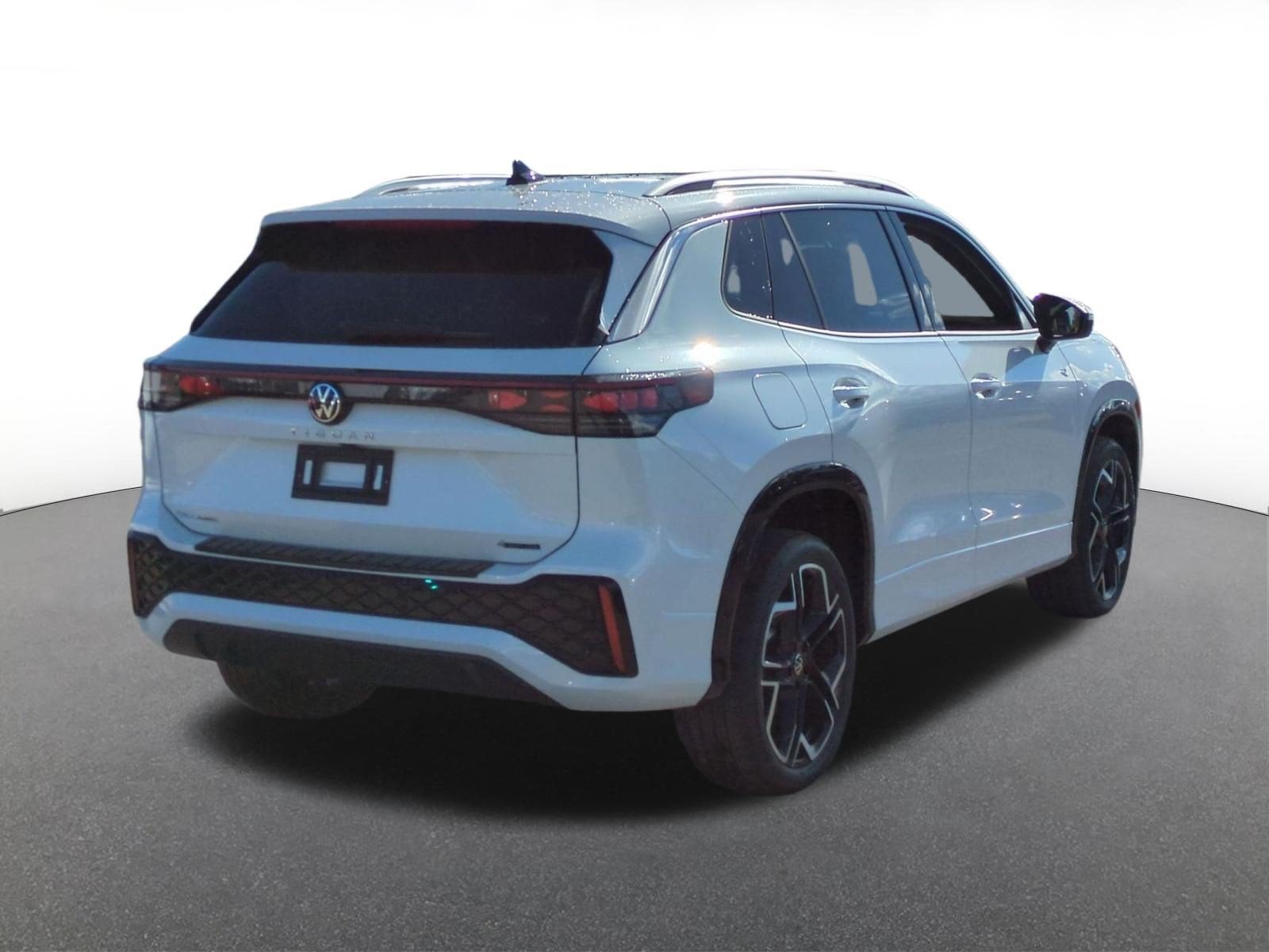 2026 Volkswagen Tiguan 2.0T SEL R-Line