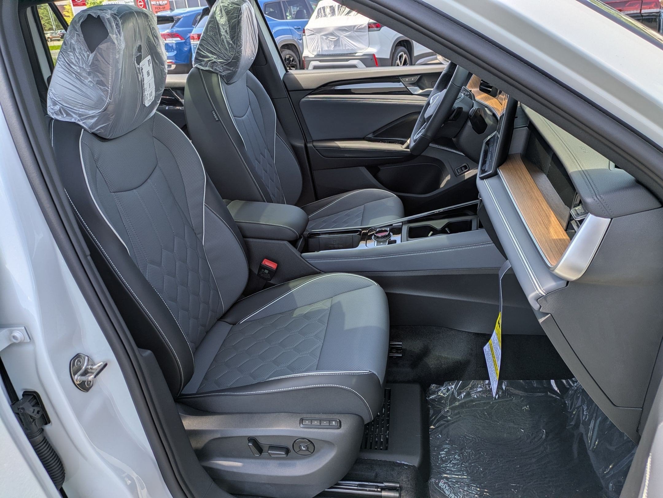 2026 Volkswagen Tiguan 2.0T SEL R-Line Turbo
