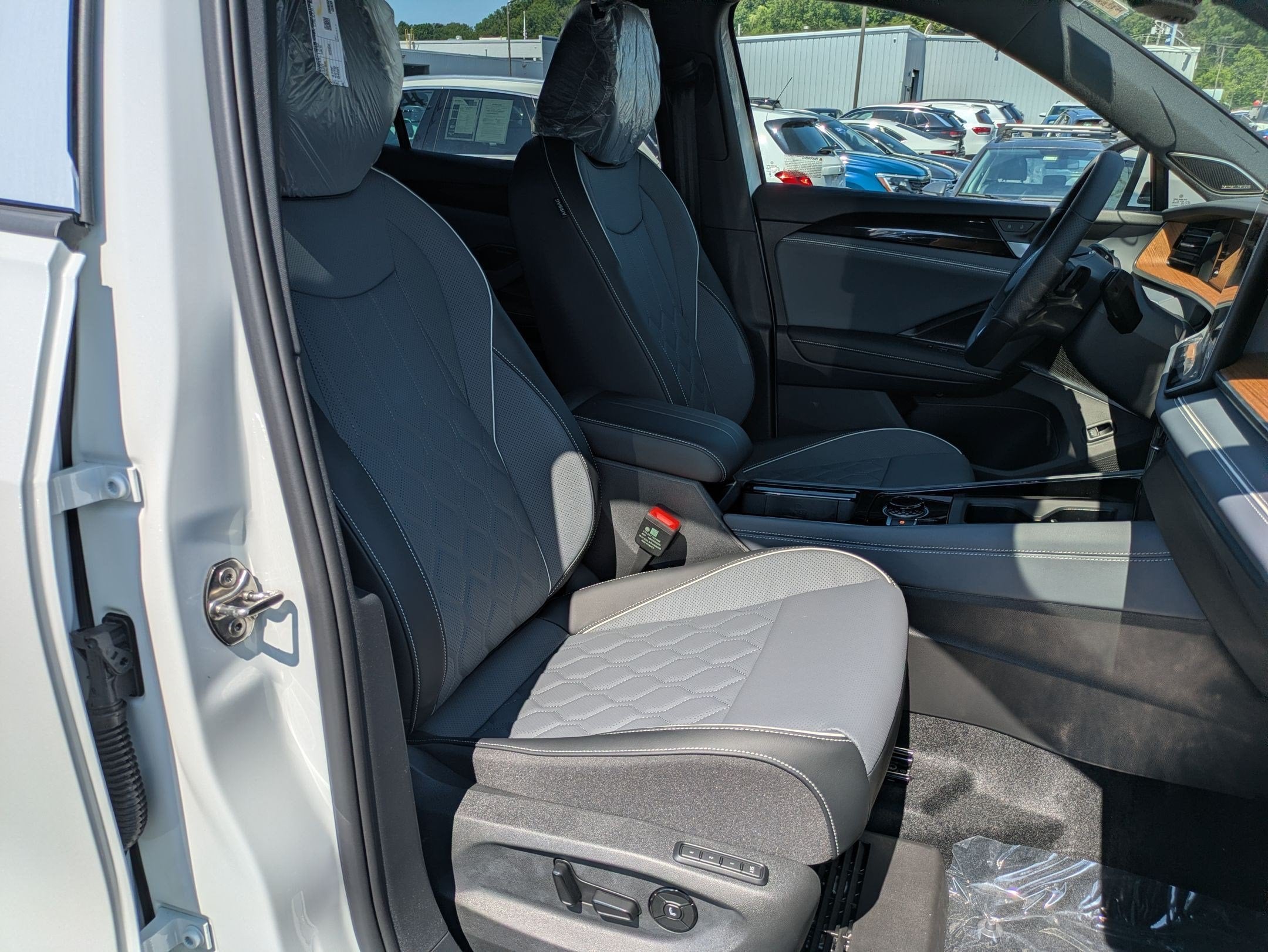 2026 Volkswagen Tiguan 2.0T SEL R-Line Turbo