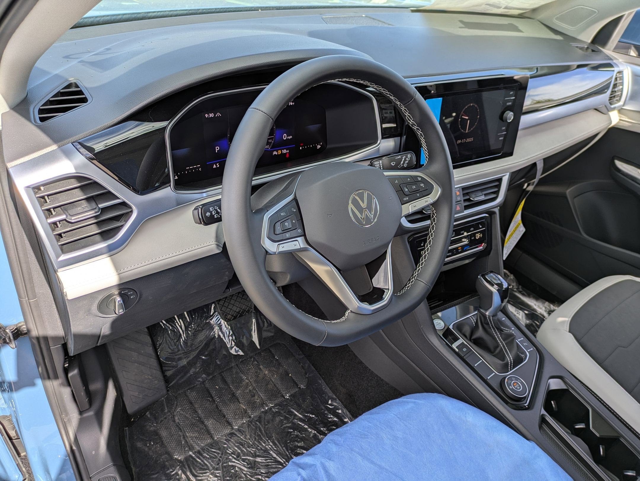 2025 Volkswagen Taos 1.5T SE