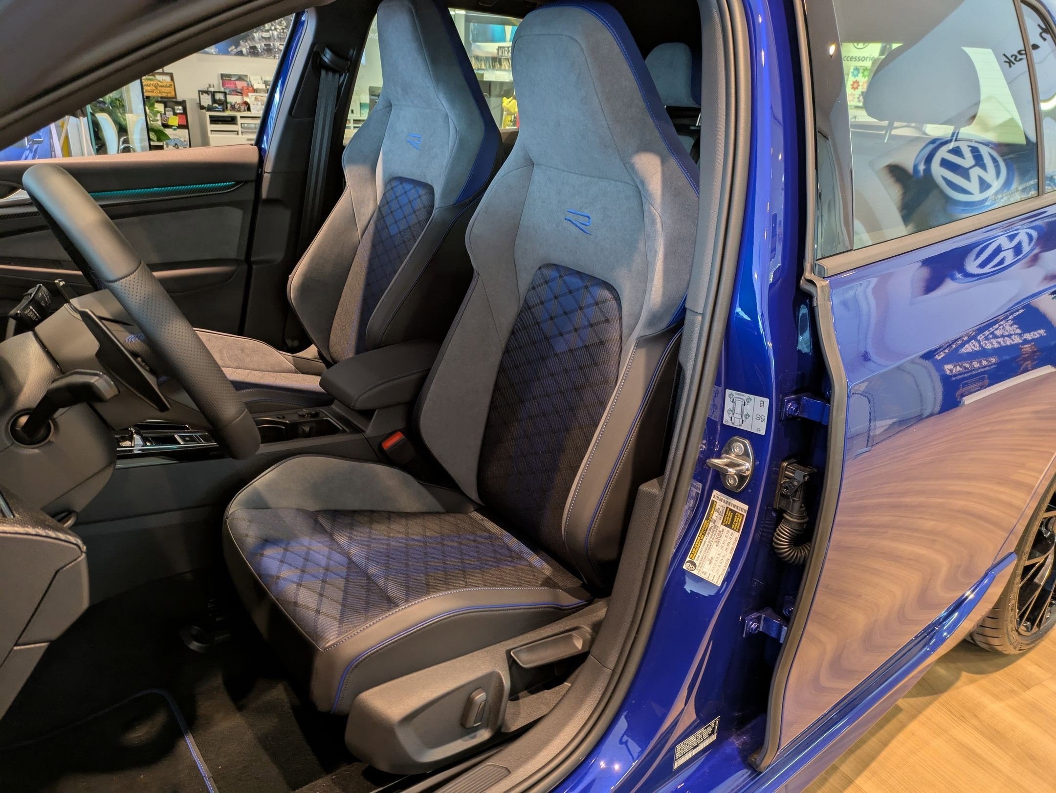 2025 Volkswagen Golf R 2.0T