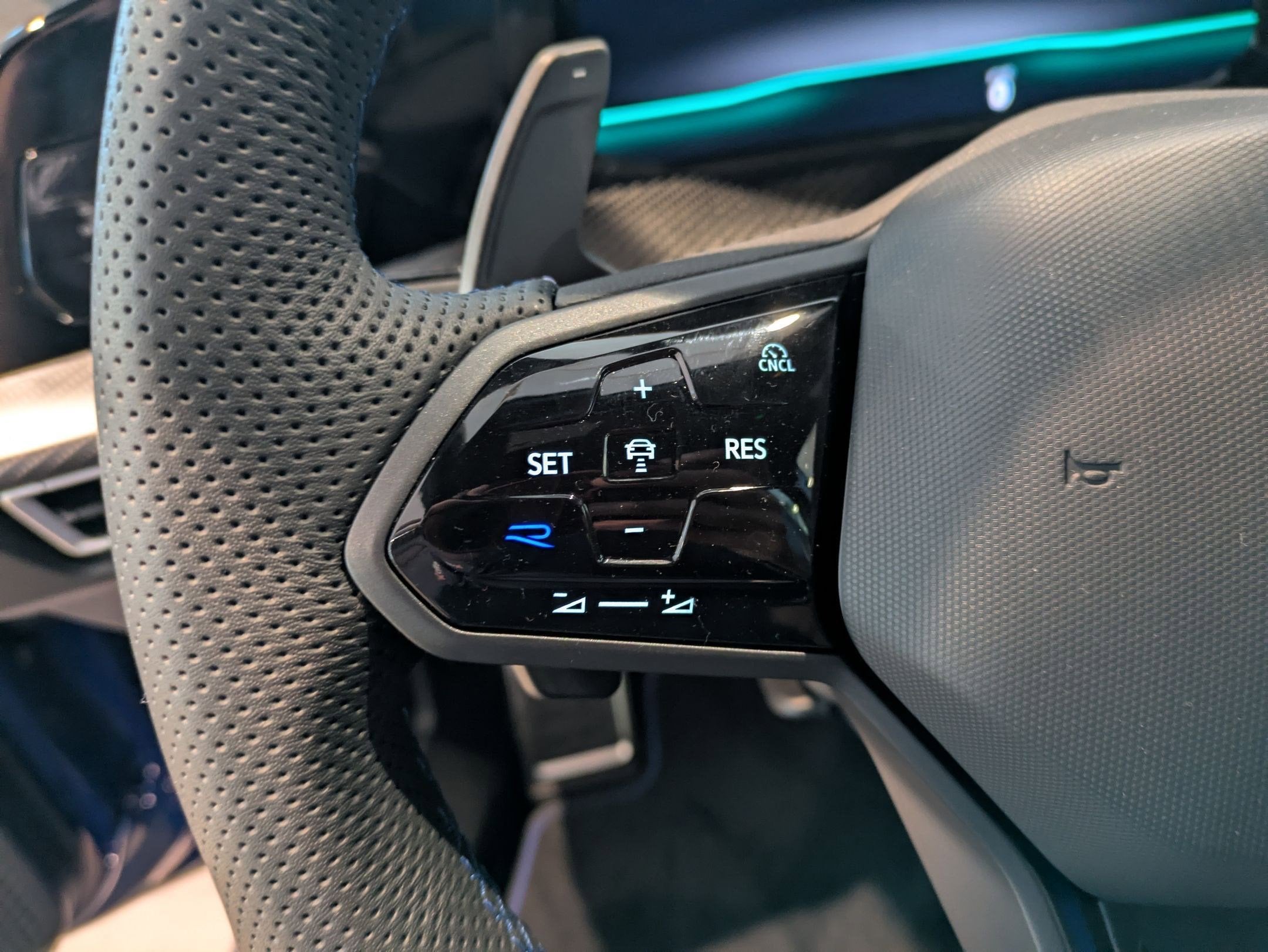 2025 Volkswagen Golf R 2.0T