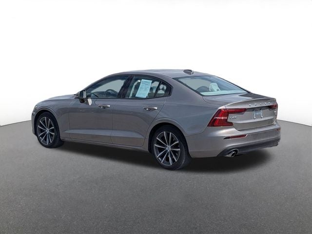 2021 Volvo S60 T6 Momentum
