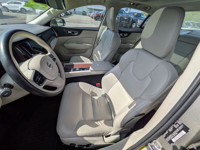 2021 Volvo S60 T6 Momentum