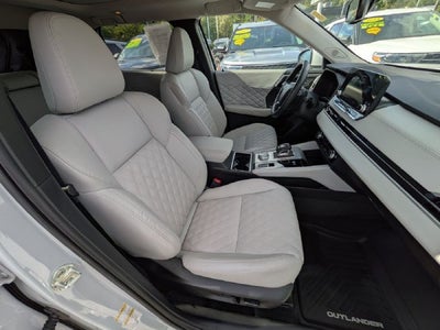 2023 Mitsubishi Outlander PHEV 40th Anniversary