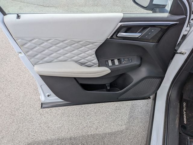 2023 Mitsubishi Outlander PHEV 40th Anniversary