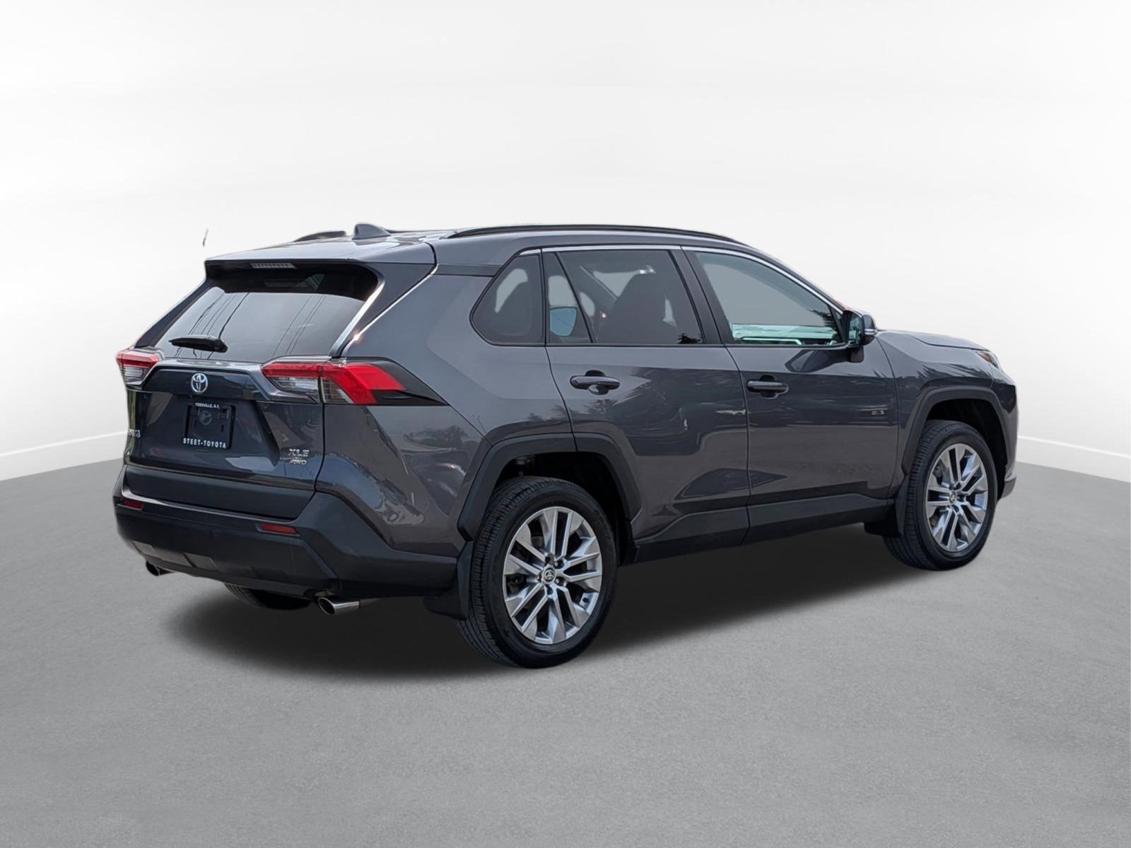 2023 Toyota RAV4 XLE Premium w/ Cold Weather Pkg
