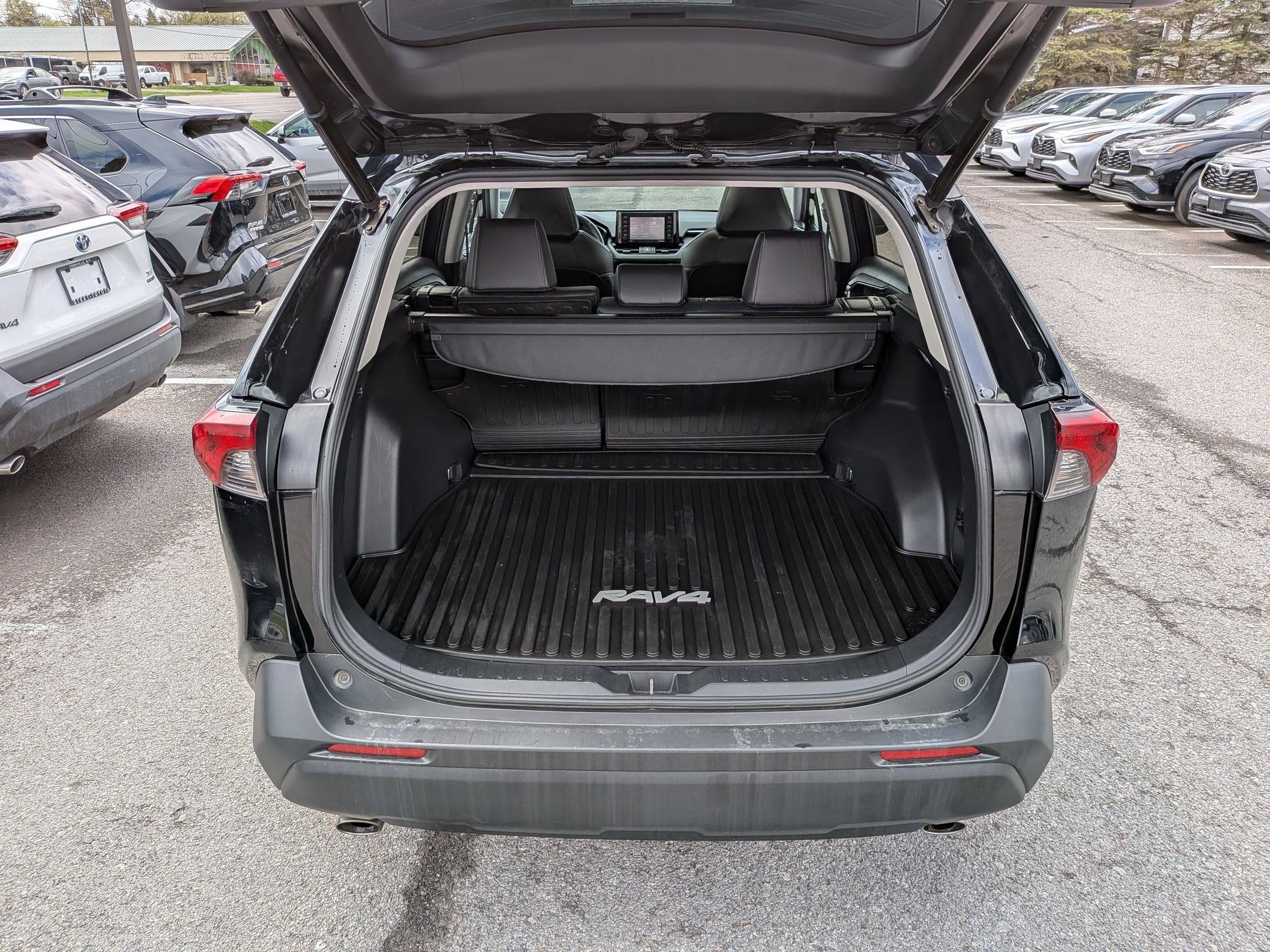 2020 Toyota RAV4 XLE Premium