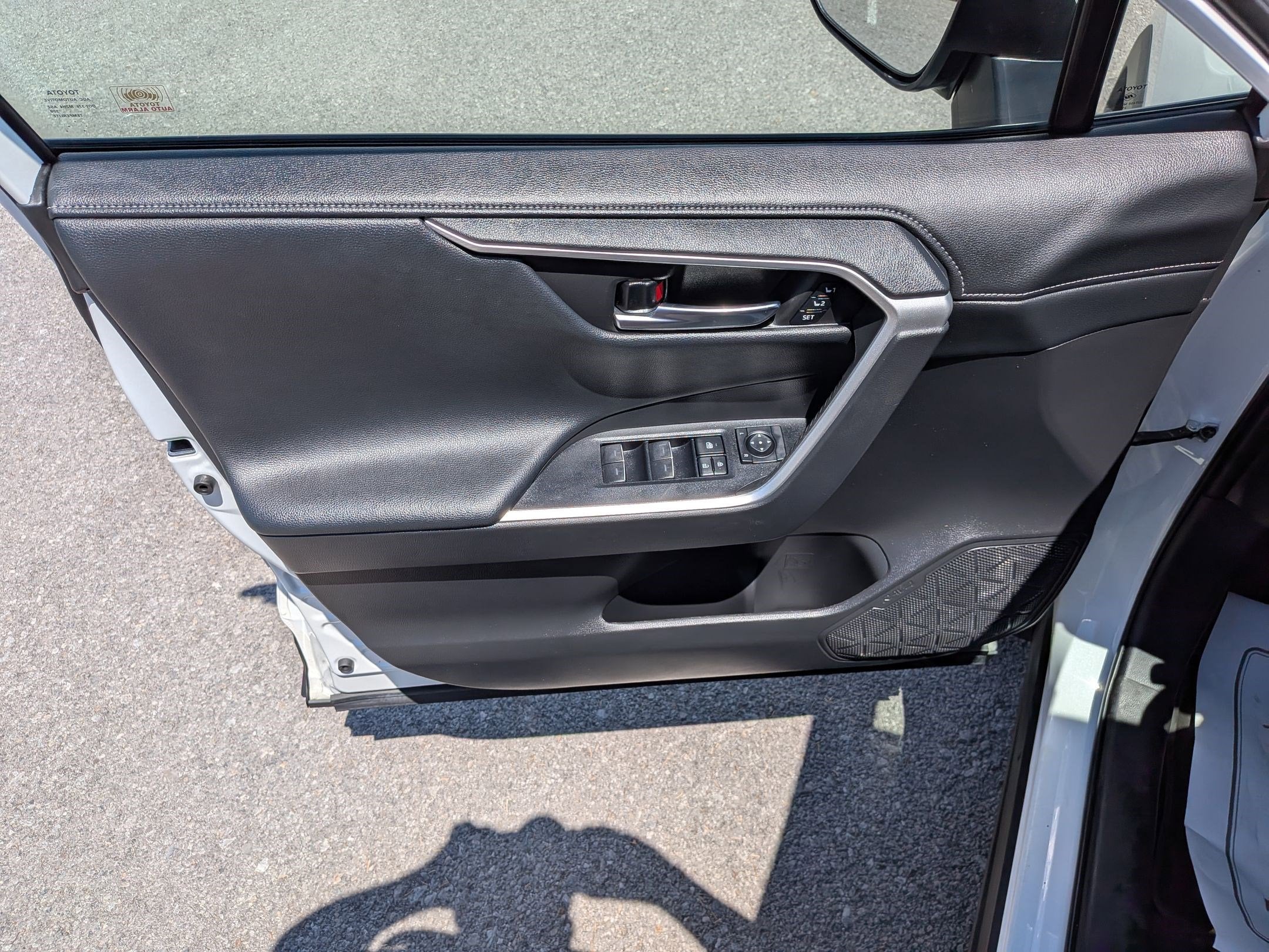 2022 Toyota RAV4 Limited w/ Cold Weather Pkg