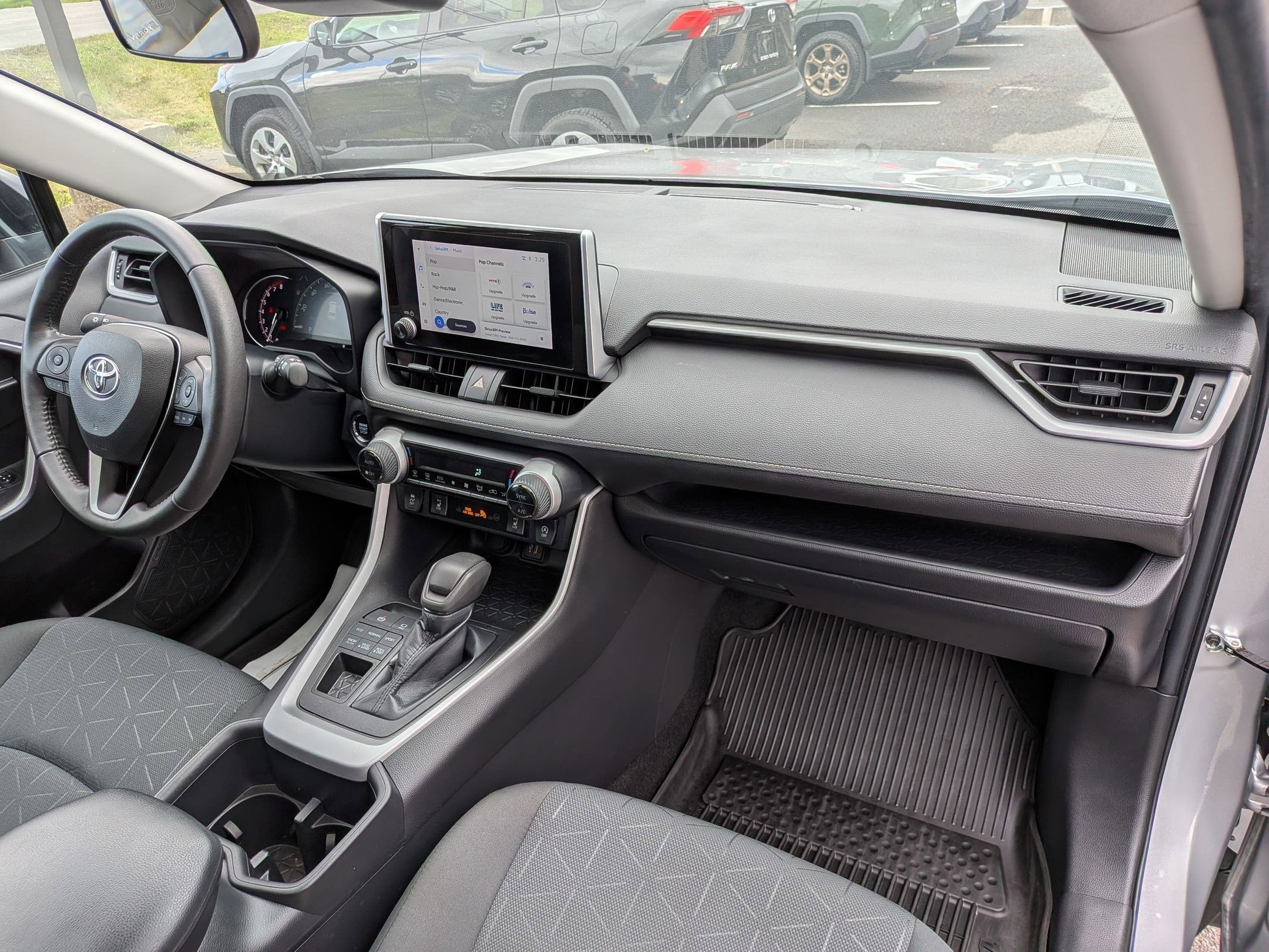 2023 Toyota RAV4 XLE w/ Convenience & Cold Weather Pkg