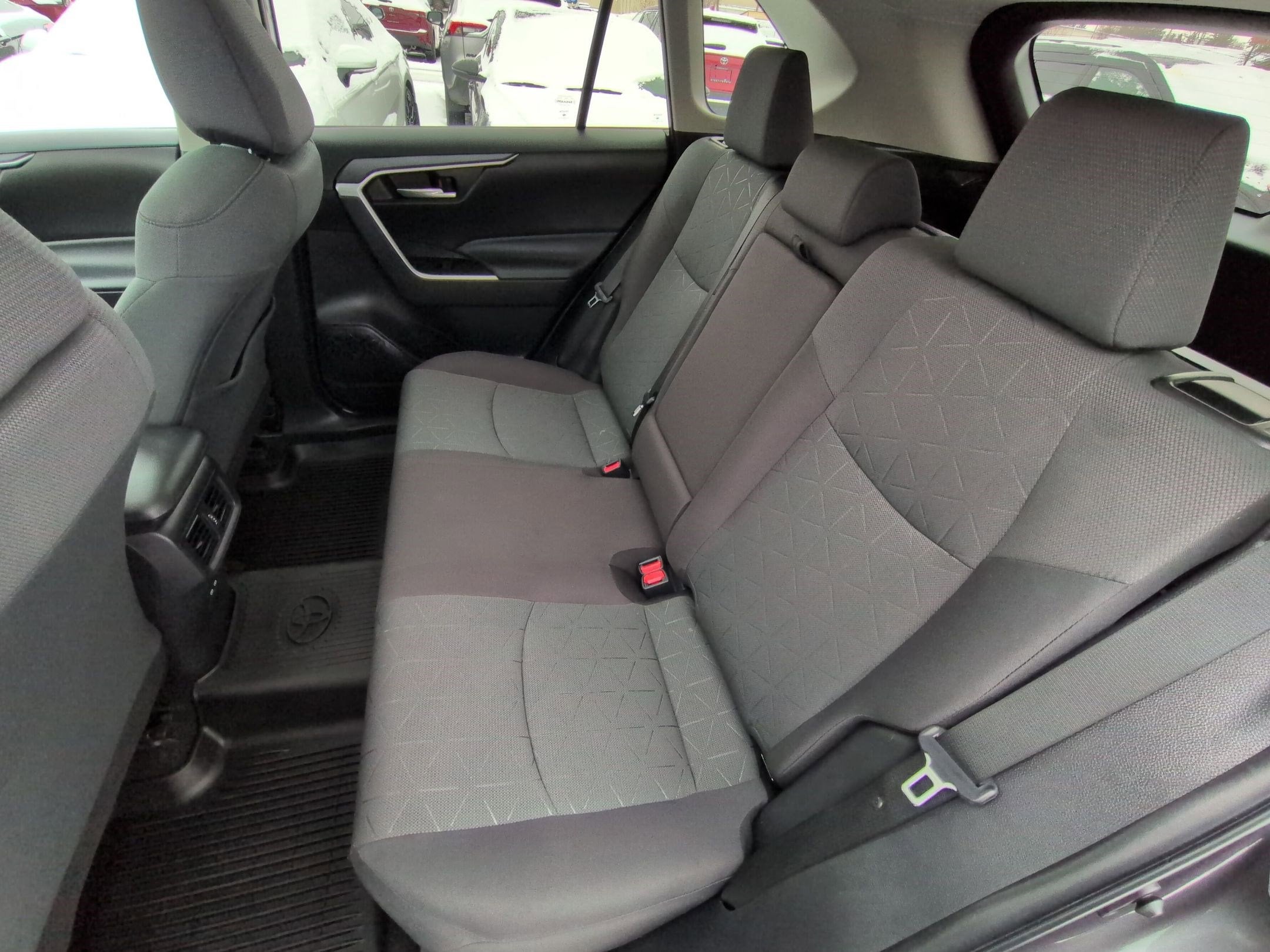 2023 Toyota RAV4 XLE w/ Convenience & Cold Weather Pkg