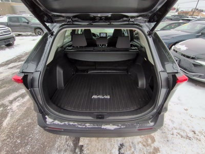 2023 Toyota RAV4 XLE w/ Convenience & Cold Weather Pkg