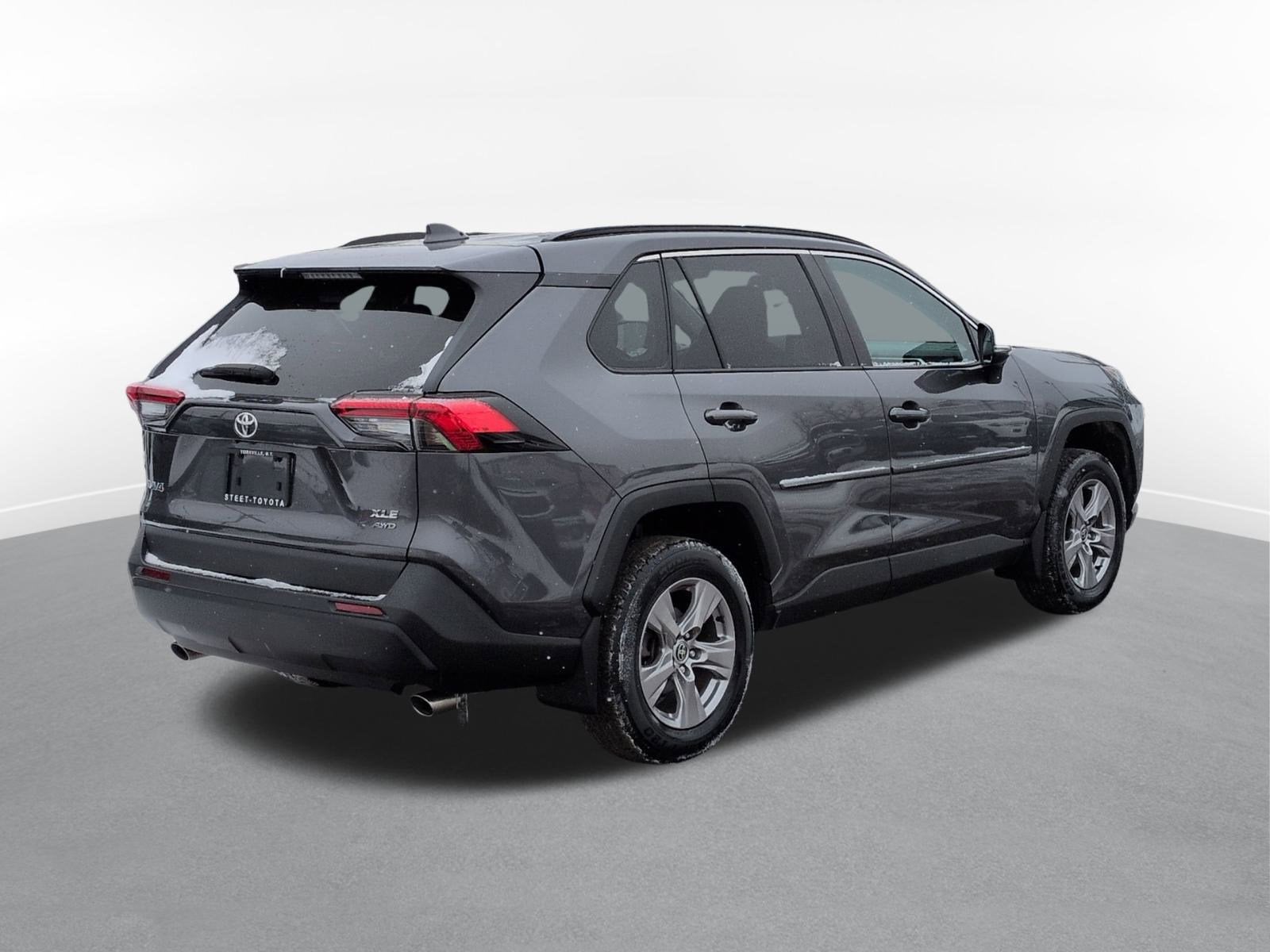2023 Toyota RAV4 XLE w/ Convenience & Cold Weather Pkg