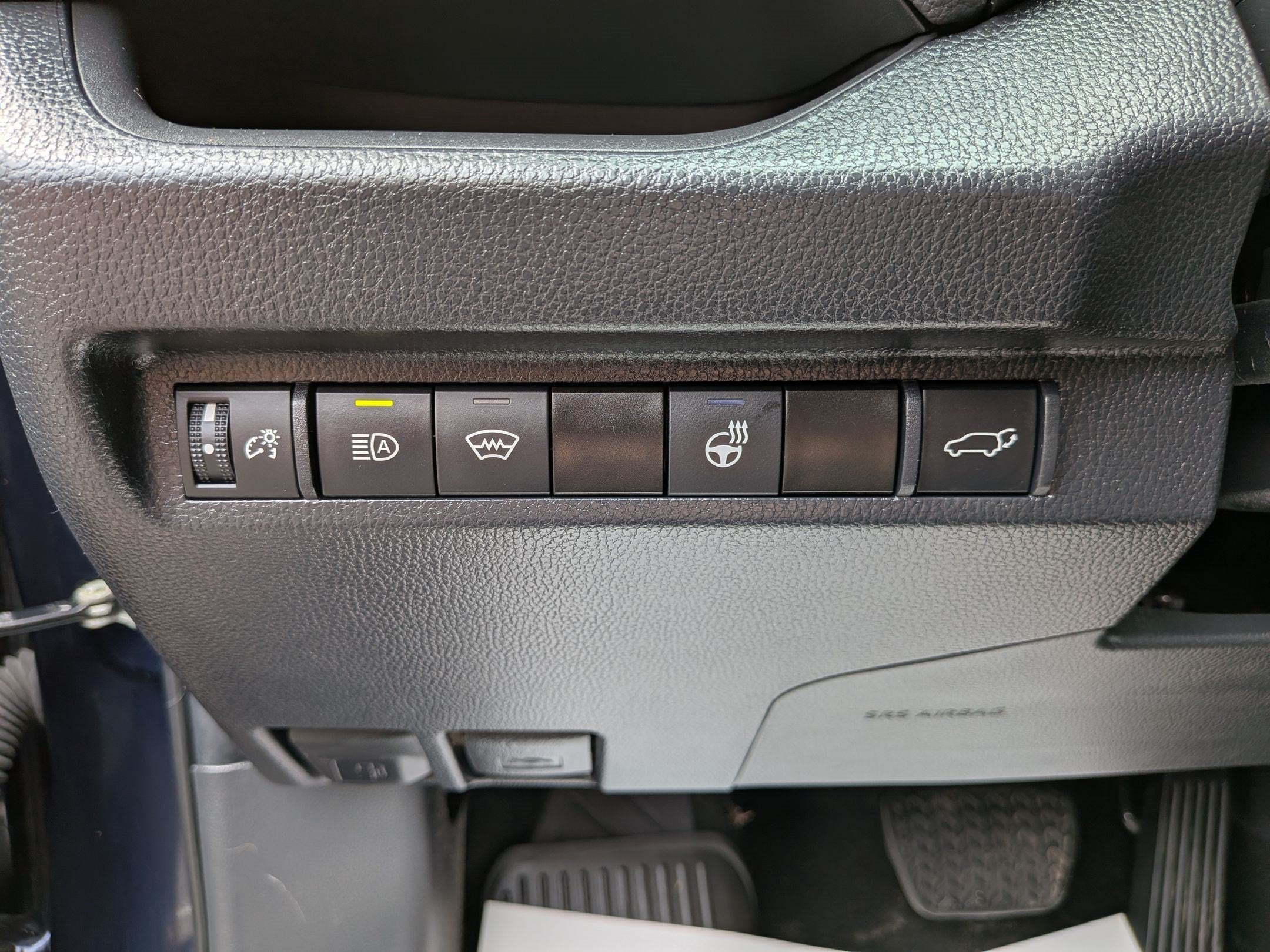 2023 Toyota RAV4 XLE w/ Convenience & Cold Weather Pkg