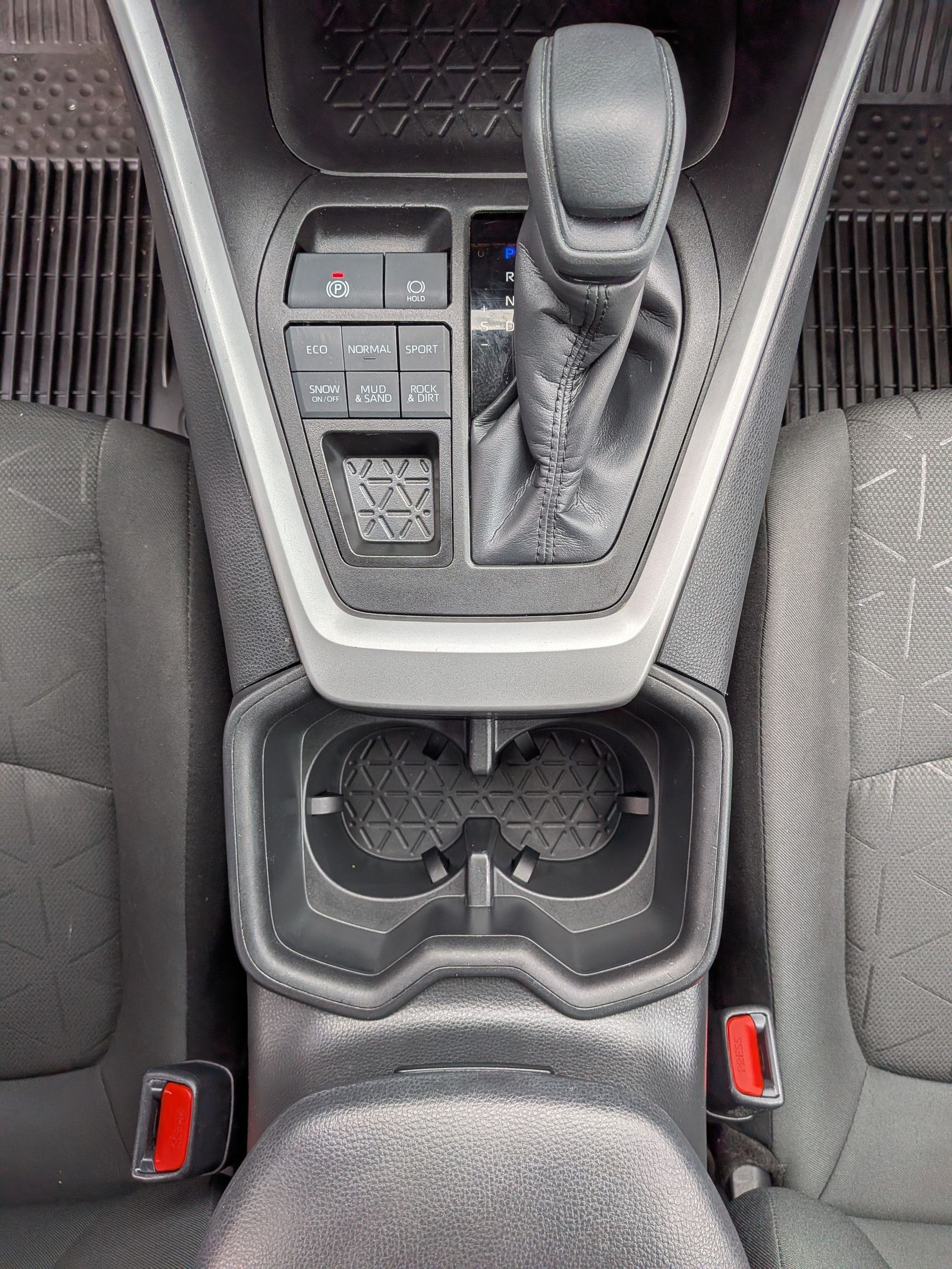 2023 Toyota RAV4 XLE w/ Convenience & Cold Weather Pkg
