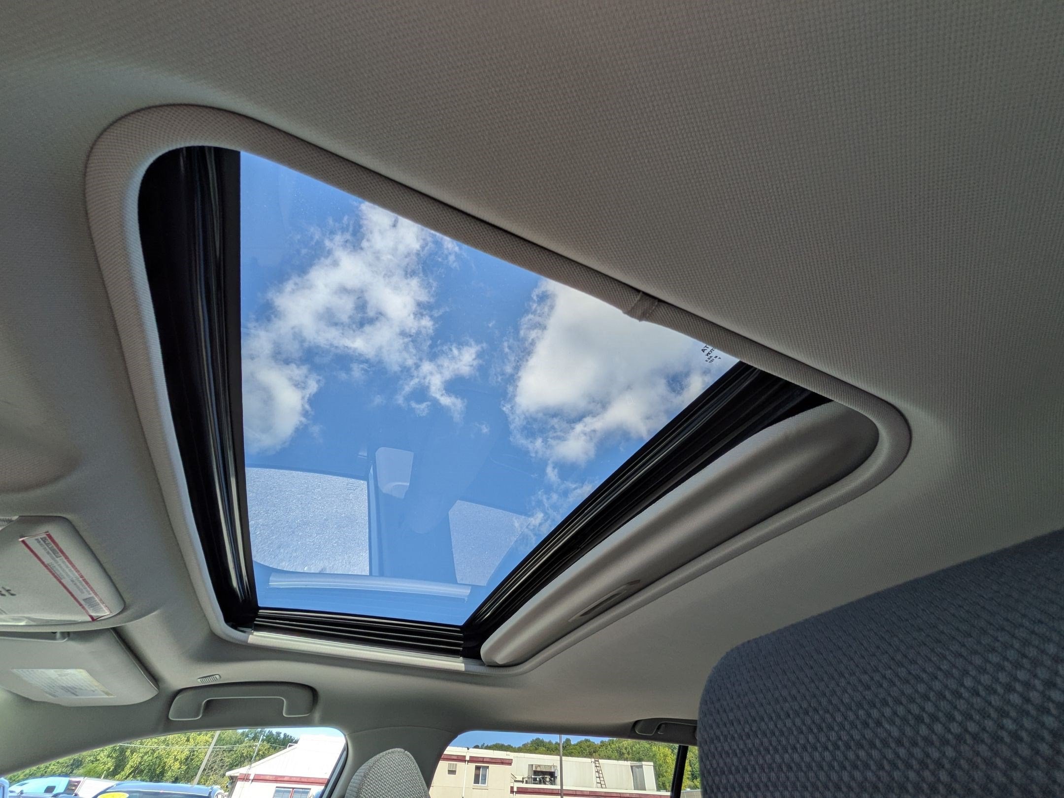 2024 Toyota RAV4 XLE w/ Convenience & Cold Weather Pkg