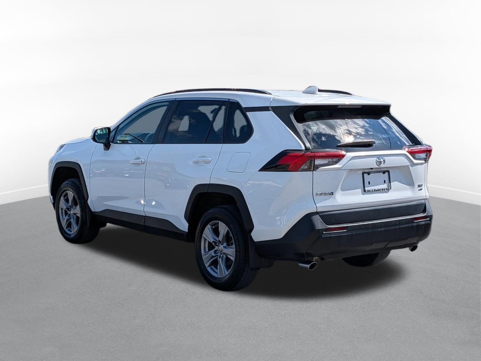 2024 Toyota RAV4 XLE w/ Convenience & Cold Weather Pkg