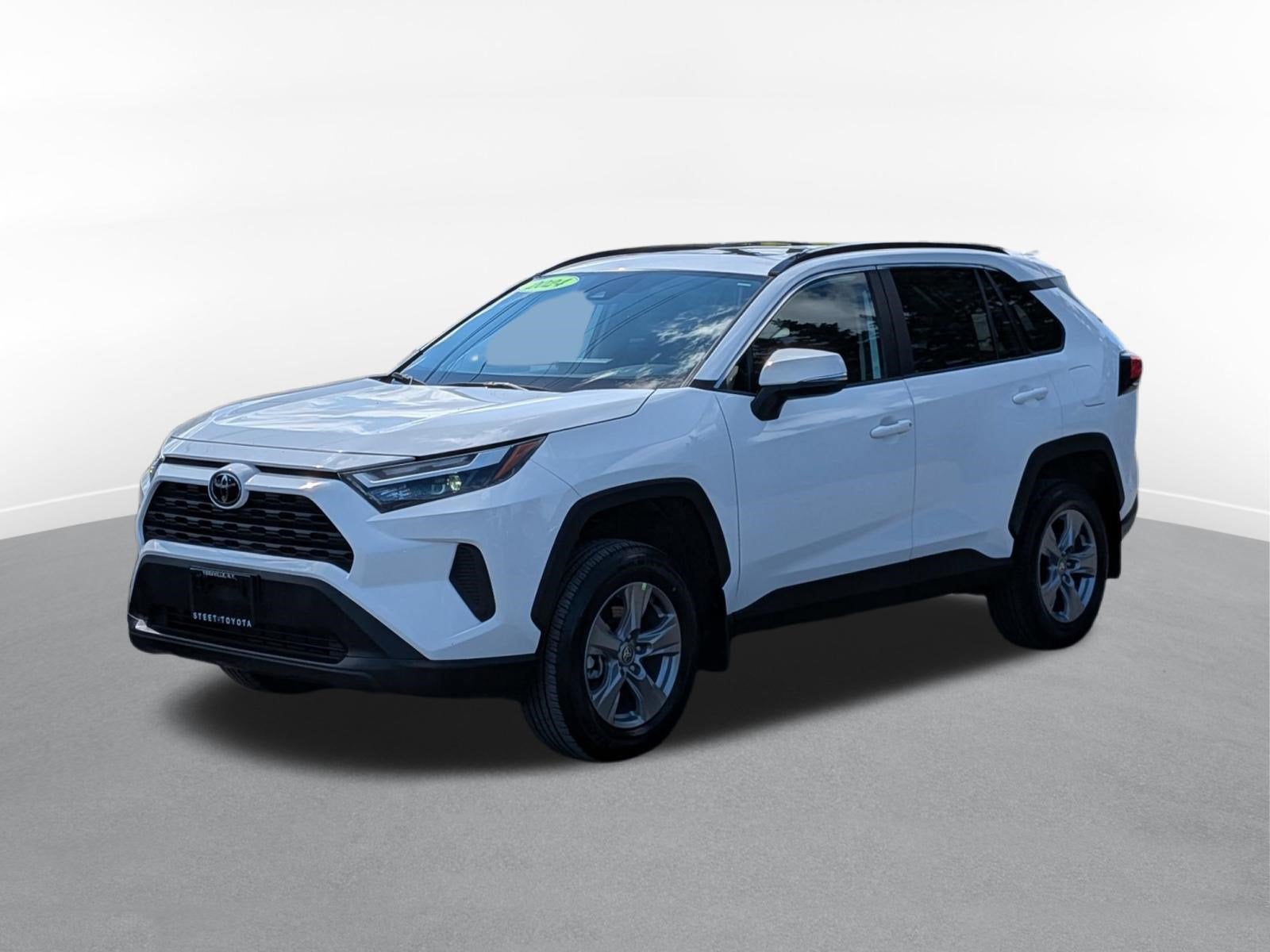 2024 Toyota RAV4 XLE w/ Convenience & Cold Weather Pkg