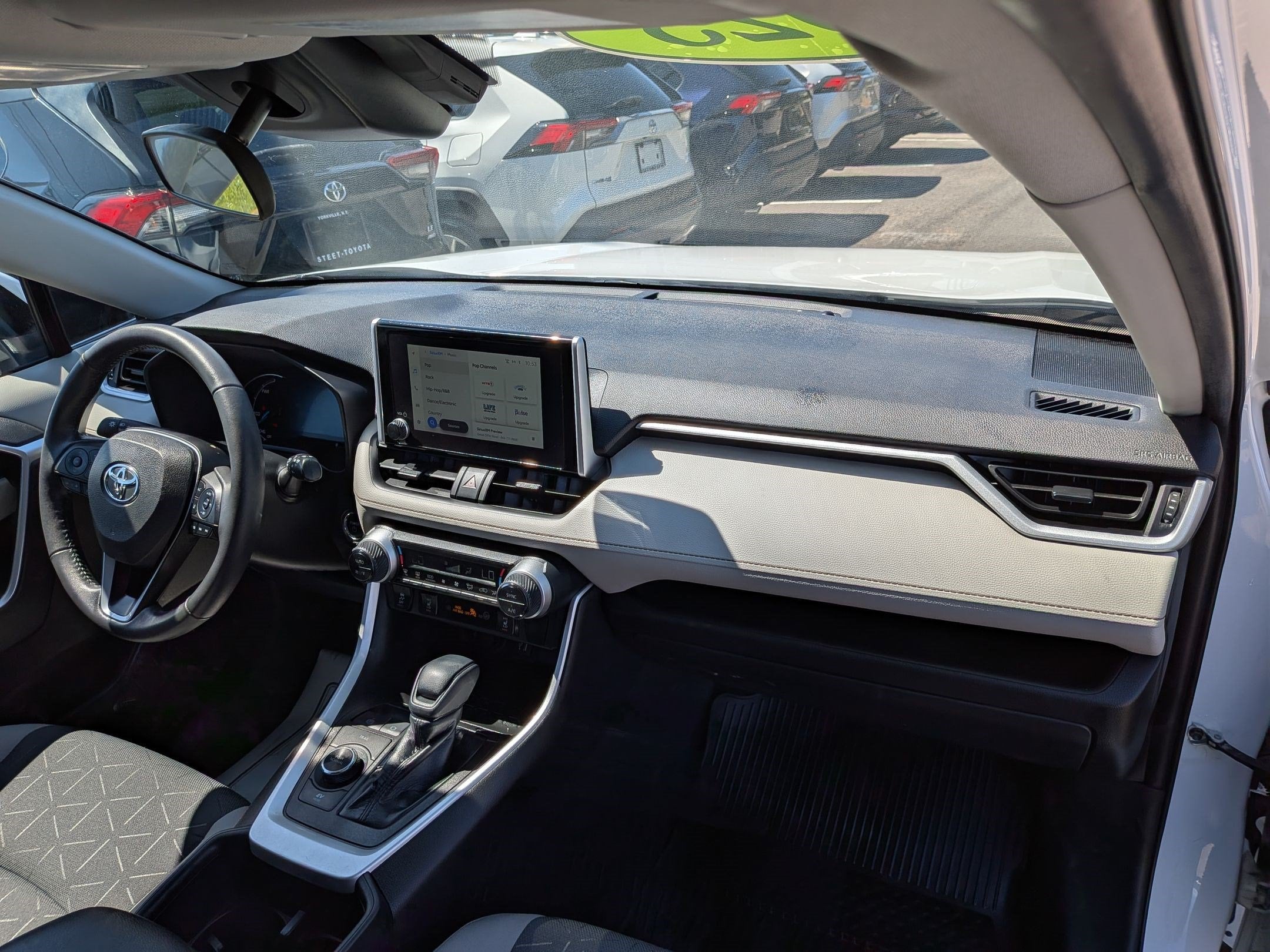 2023 Toyota RAV4 Hybrid XLE w/ Convenience & Cold Weather Pkg