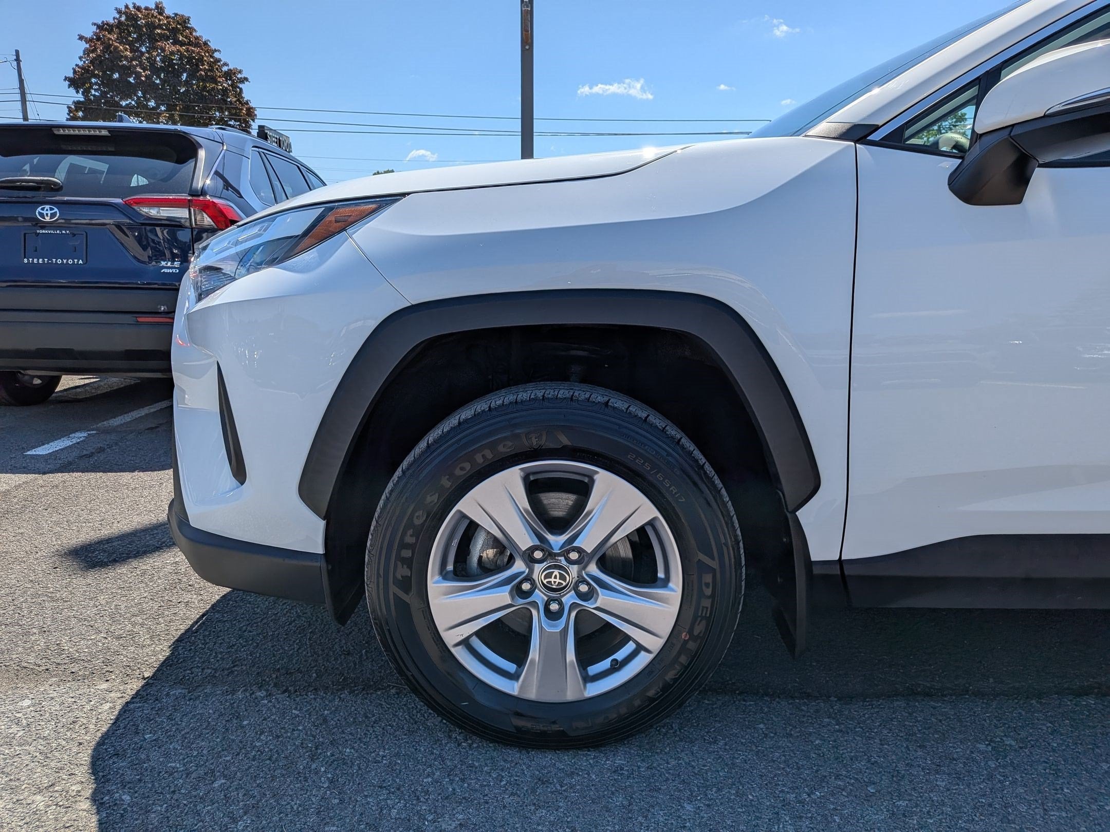 2023 Toyota RAV4 Hybrid XLE w/ Convenience & Cold Weather Pkg