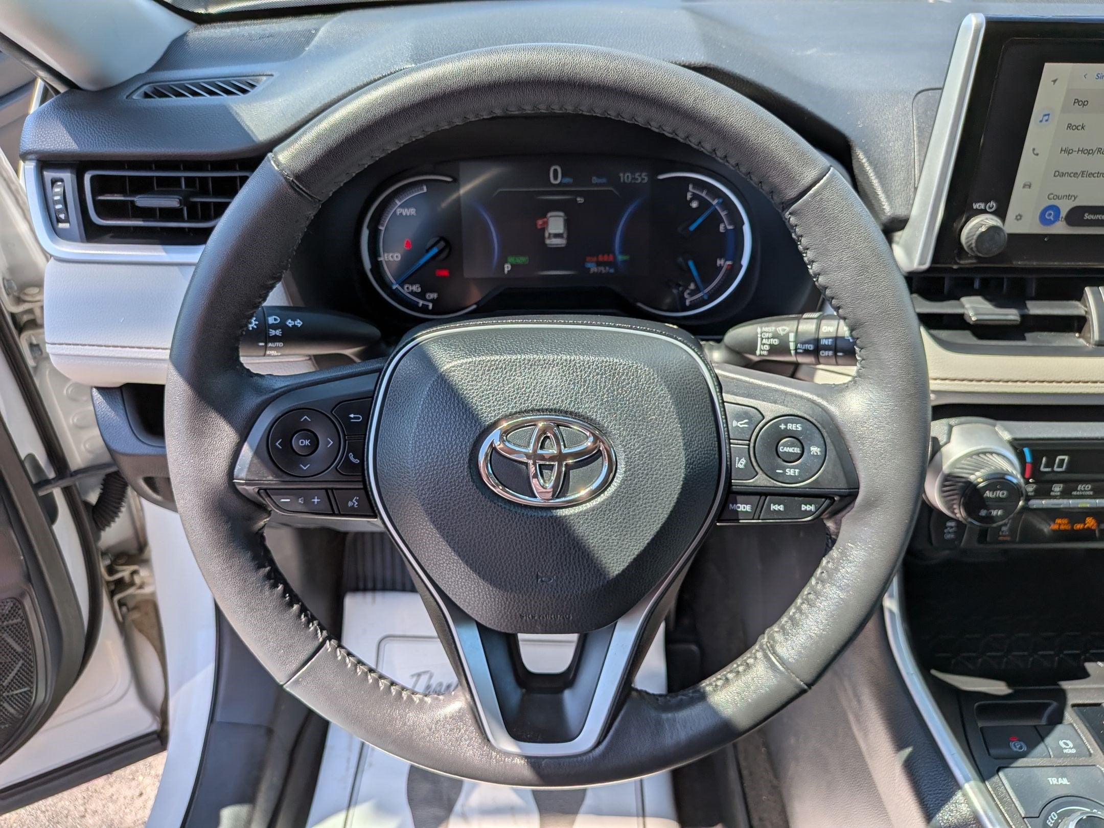 2023 Toyota RAV4 Hybrid XLE w/ Convenience & Cold Weather Pkg