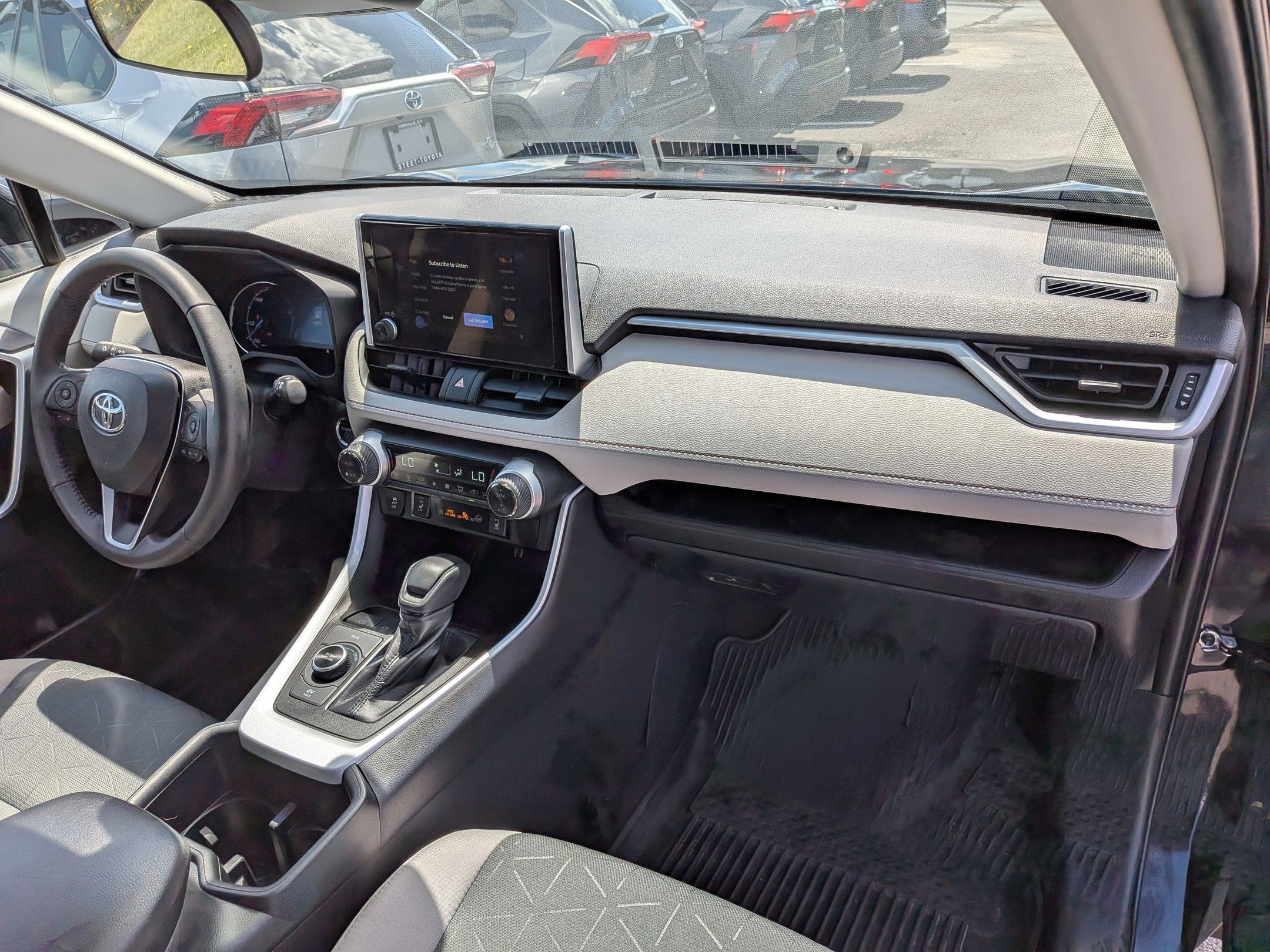 2023 Toyota RAV4 Hybrid XLE w/ Convenience & Cold Weather Pkg