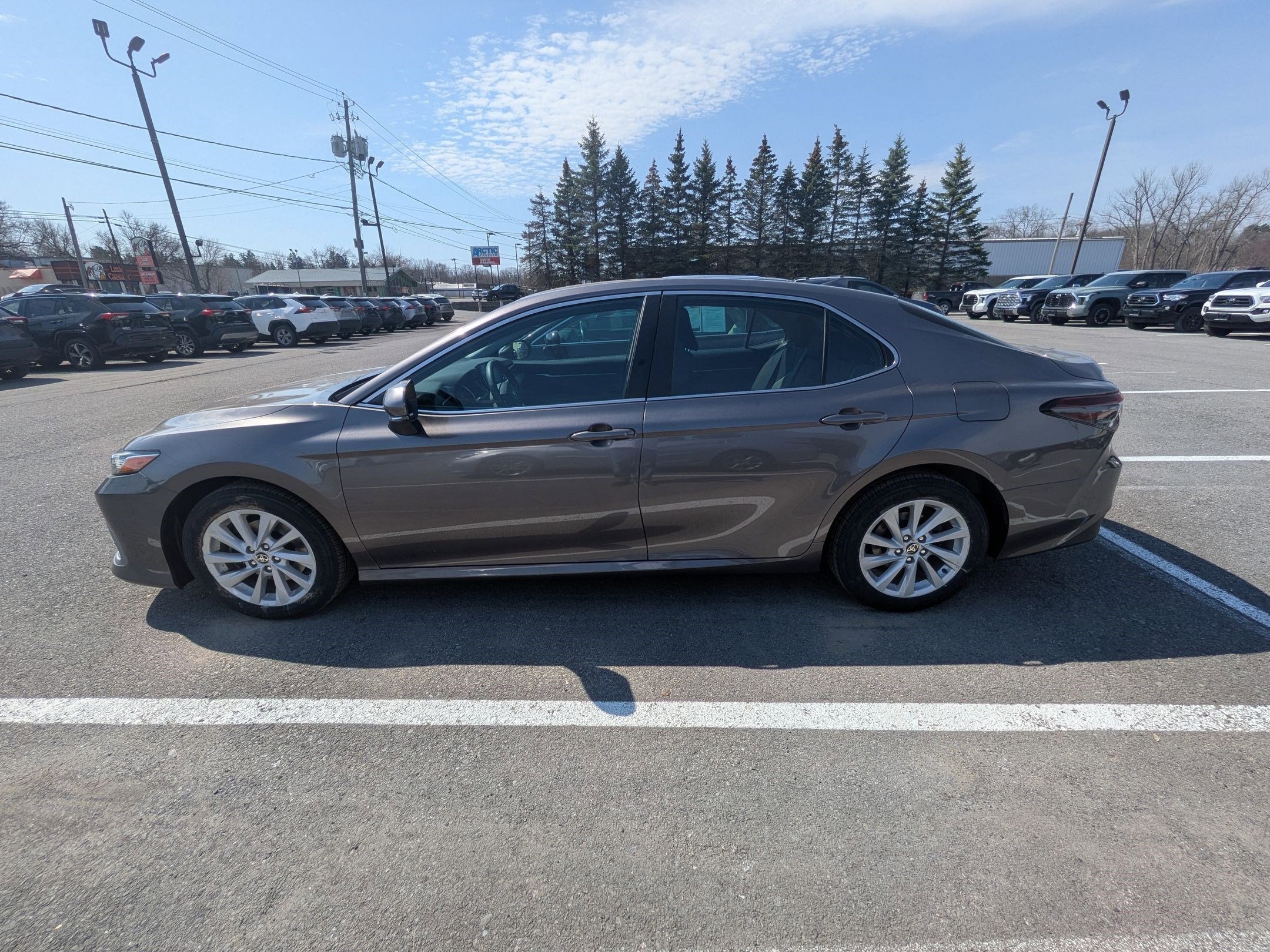 2022 Toyota Camry LE w/ Cold Weather Pkg
