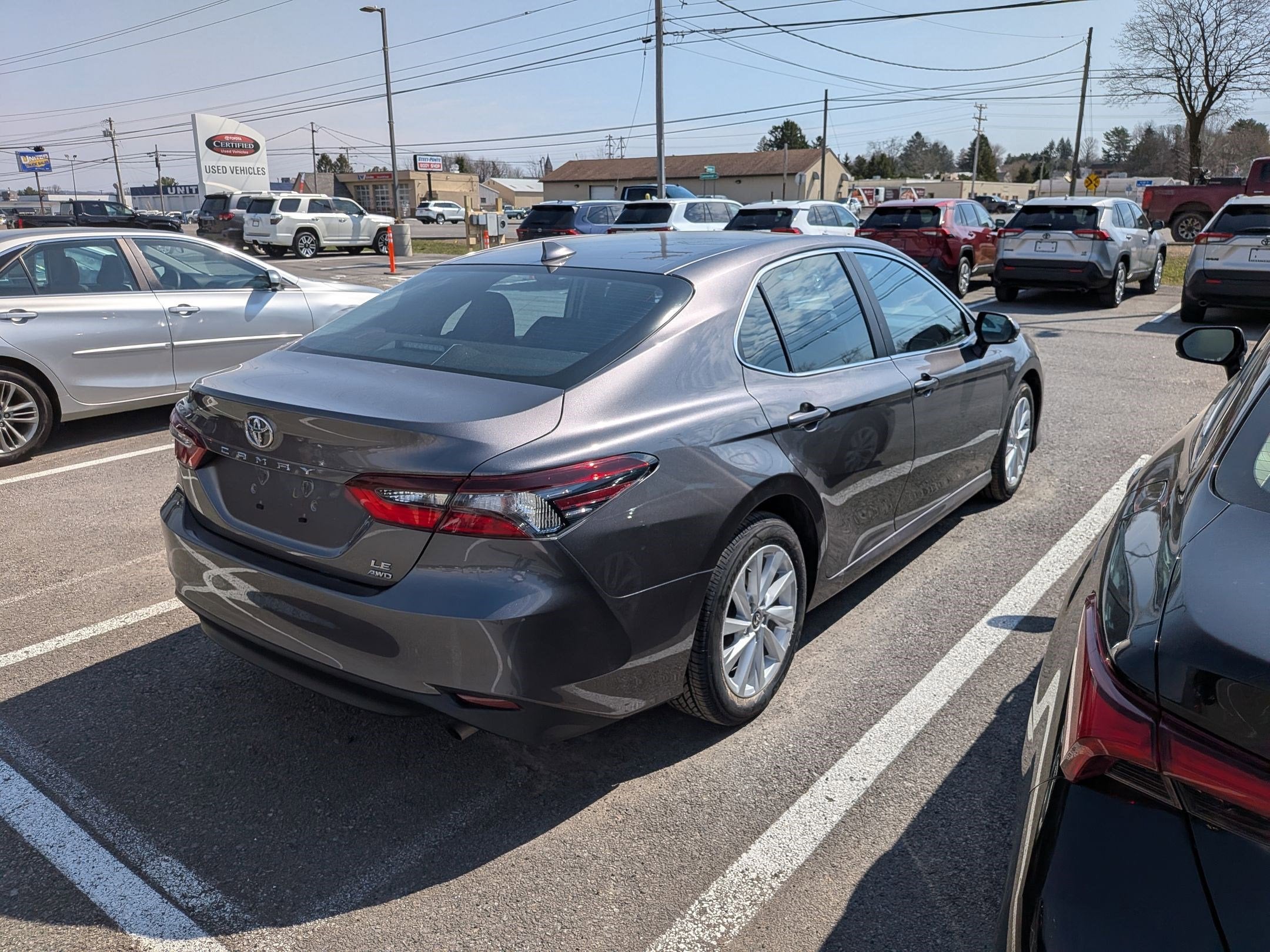 2022 Toyota Camry LE w/ Cold Weather Pkg