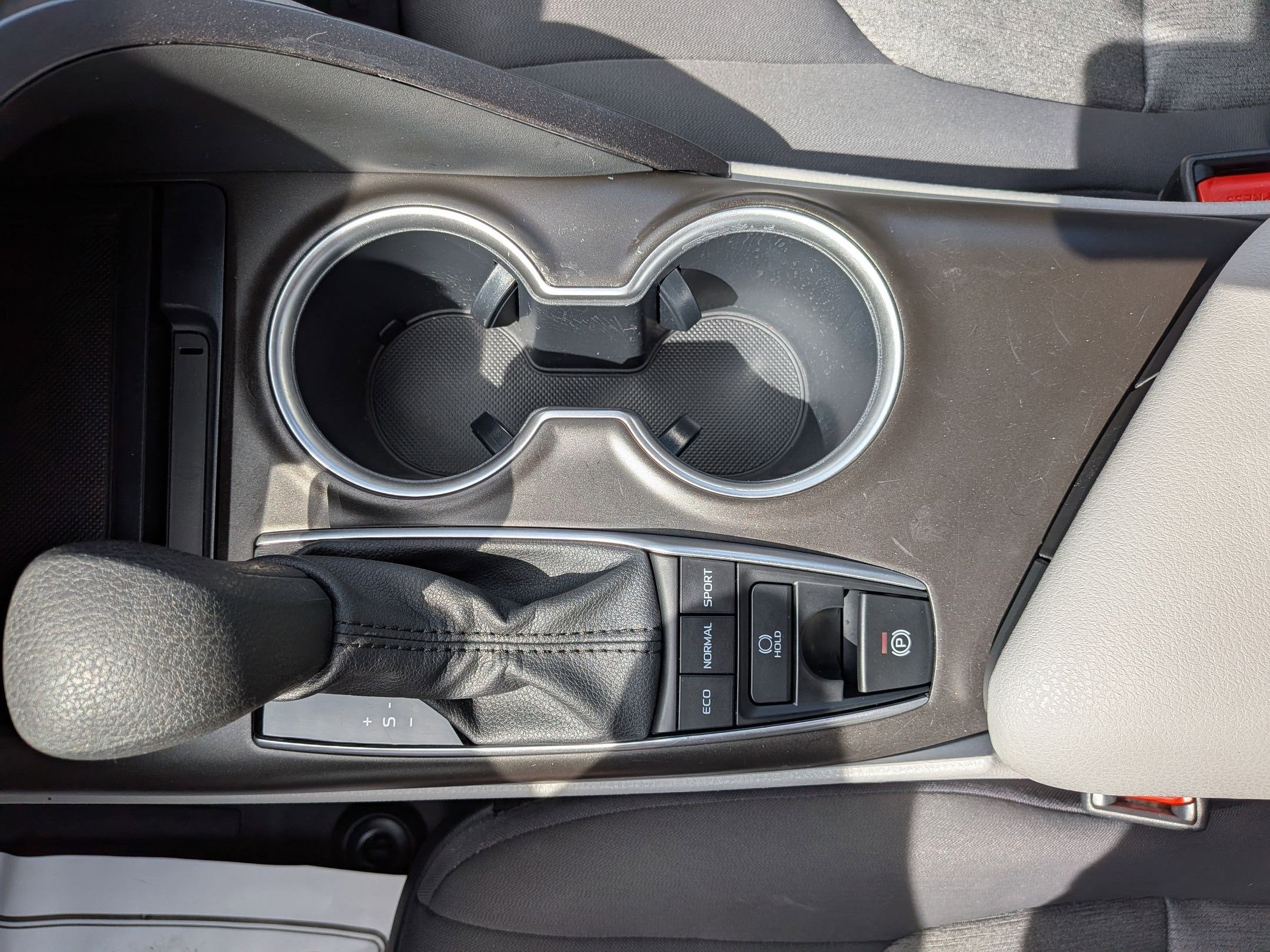 2022 Toyota Camry LE AWD