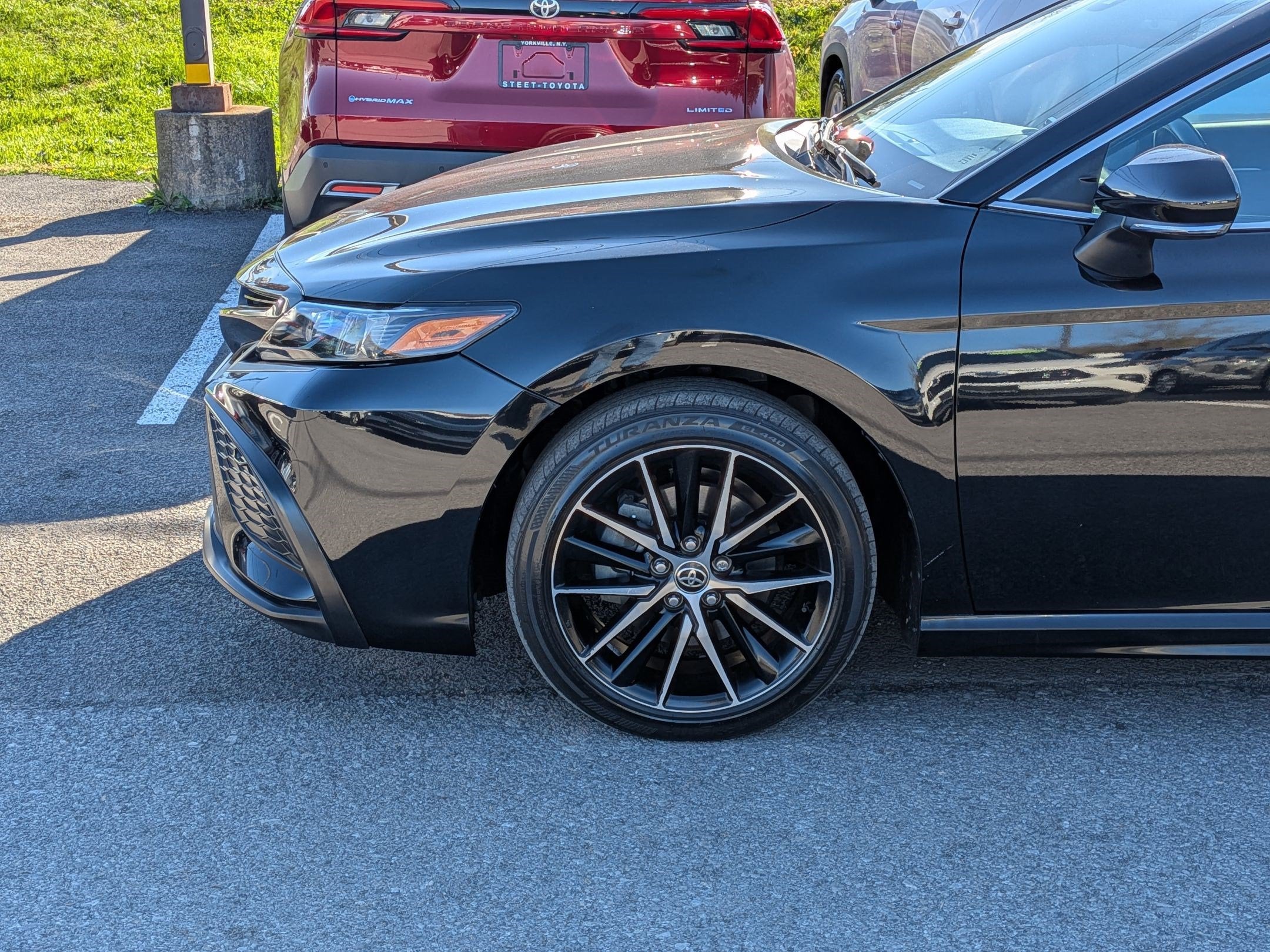 2021 Toyota Camry SE w/ Convenience & Cold Weather Pkg