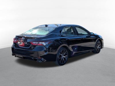 2021 Toyota Camry SE w/ Convenience & Cold Weather Pkg