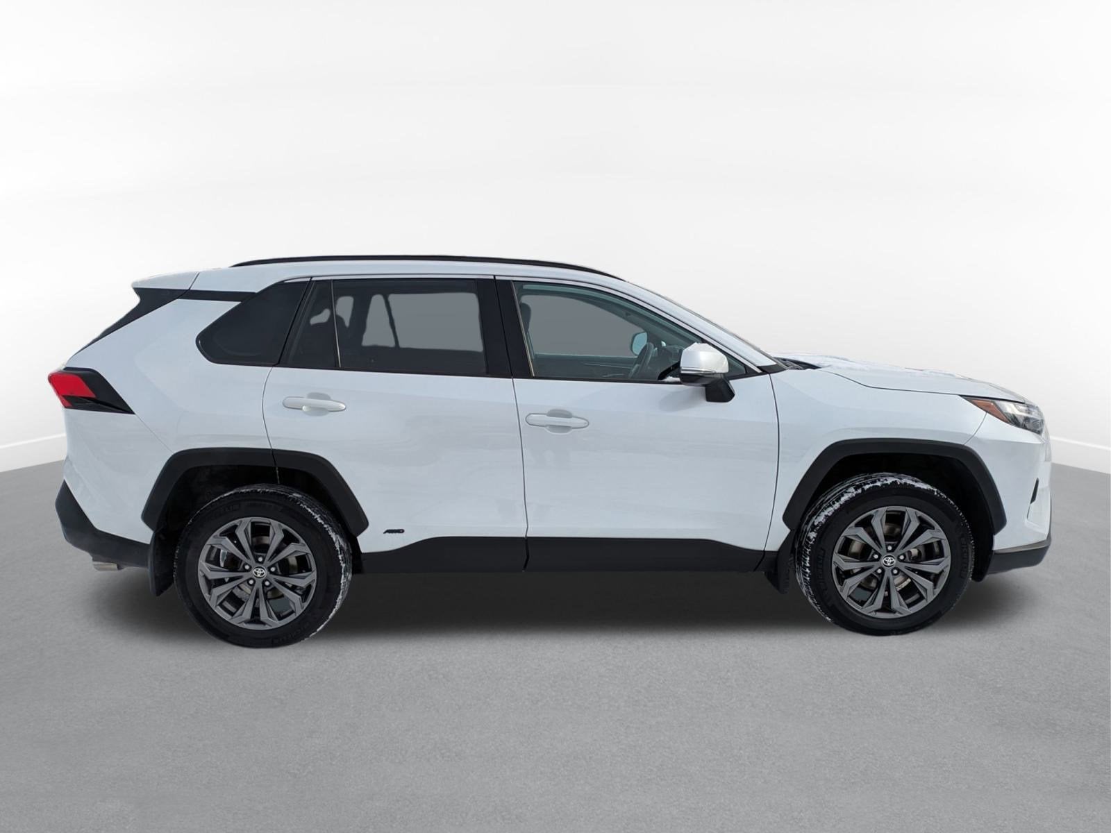 2023 Toyota RAV4 Hybrid XLE Premium w/ Cold Weather Pkg