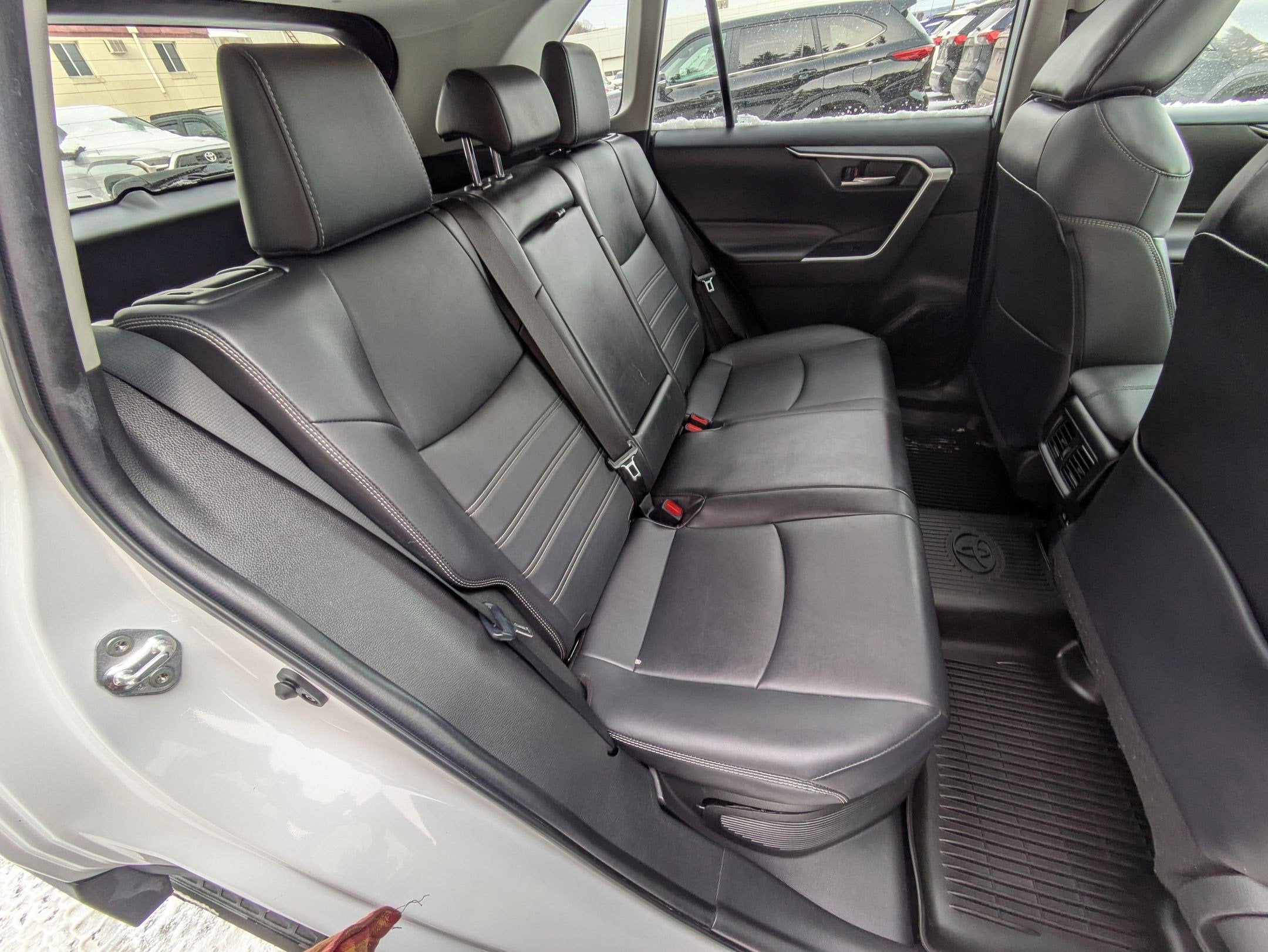 2023 Toyota RAV4 Hybrid XLE Premium w/ Cold Weather Pkg