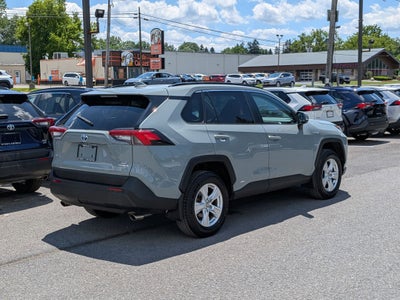 2021 Toyota RAV4 Hybrid XLE w/ Cold Weather Pkg