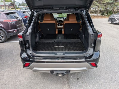2024 Toyota Highlander Hybrid Platinum